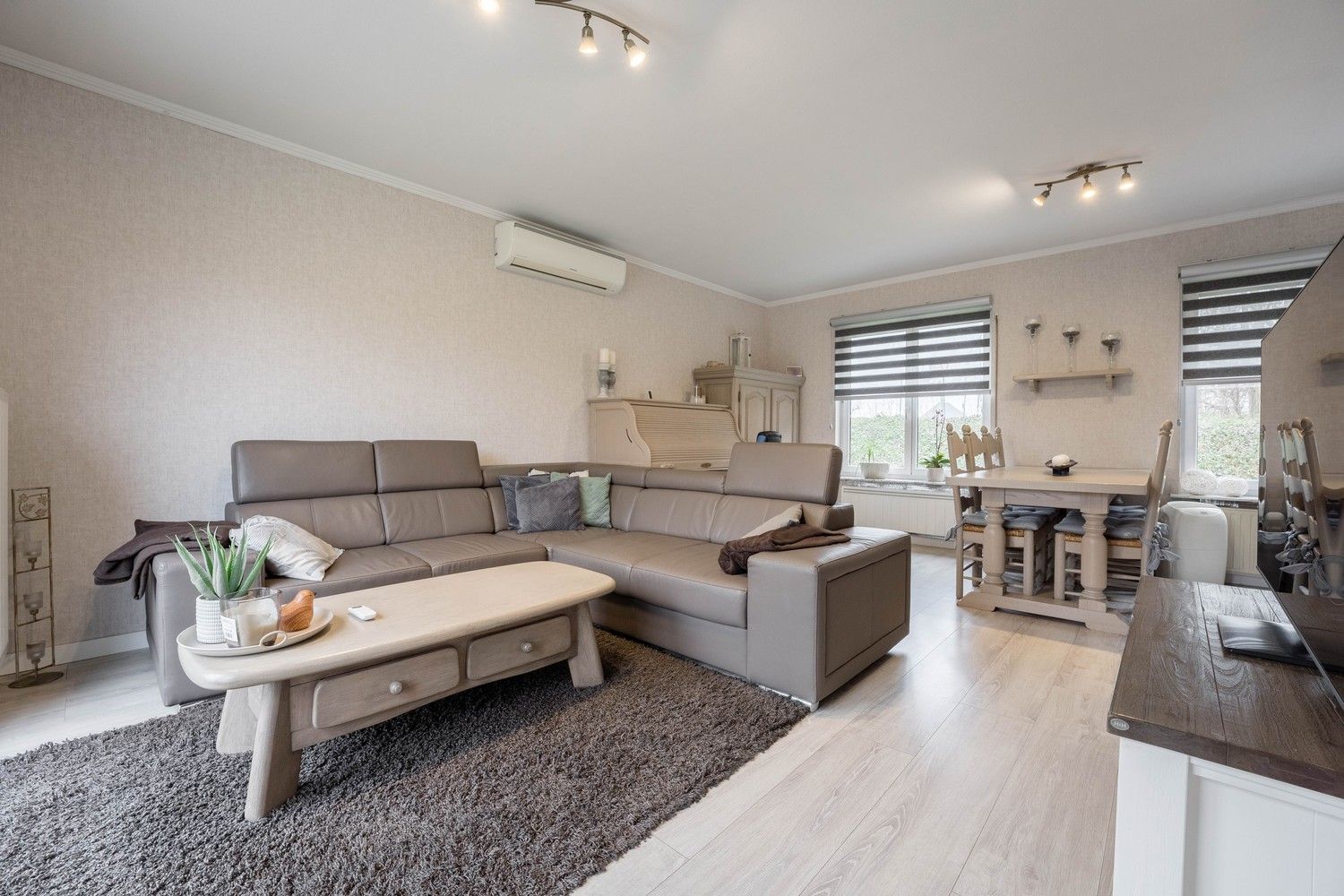 Mooie instapklare  woning op 1170m² dichtbij de grens! foto 10