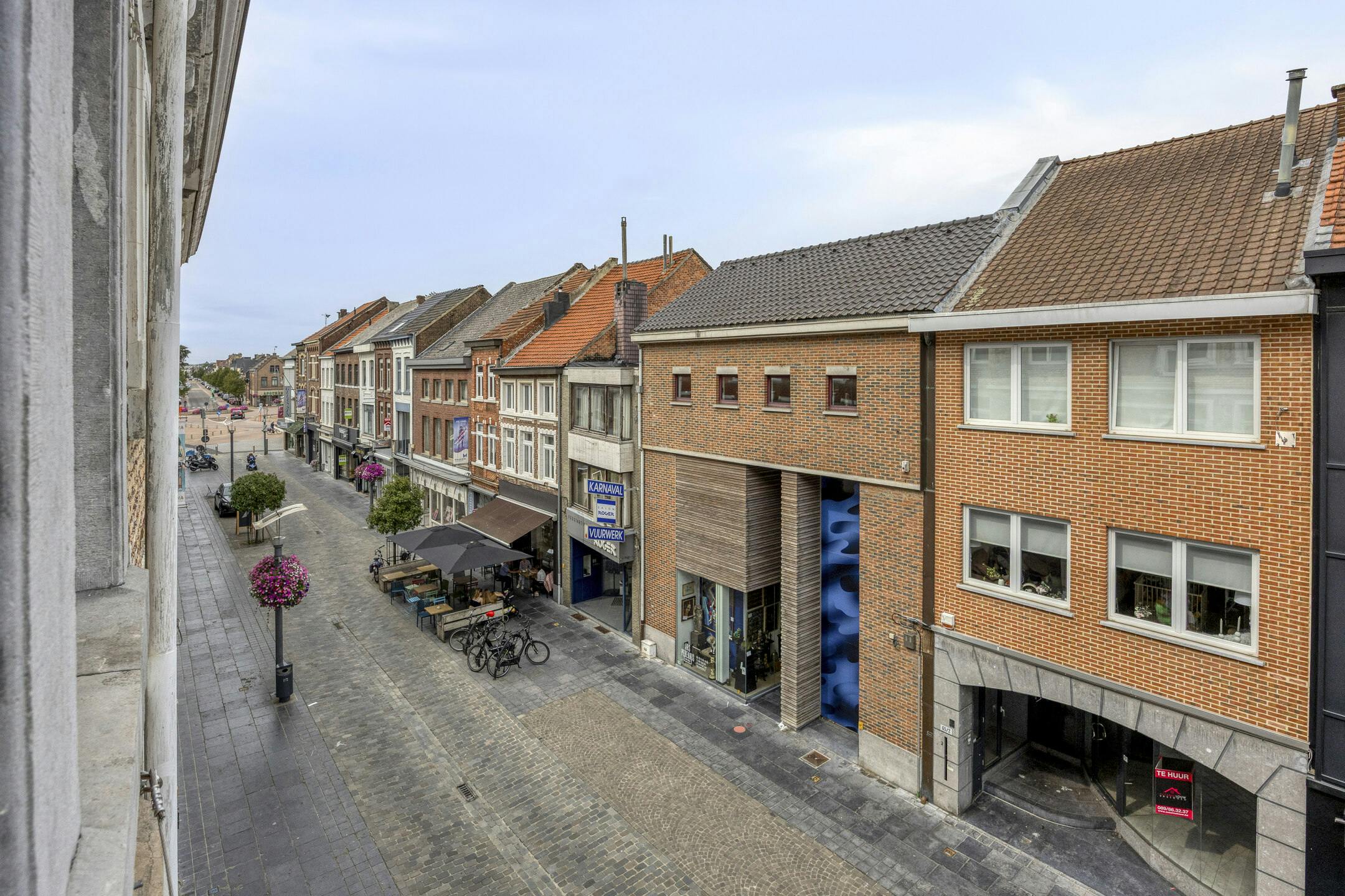Stijlvolle stadswoning met handelspand te koop in hartje Maaseik foto 29