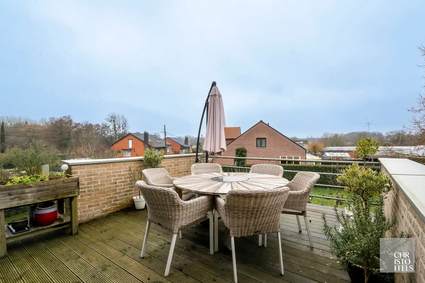 Ruime woning in Bilzen met veel woon- en werkmogelijkheden!  foto 5