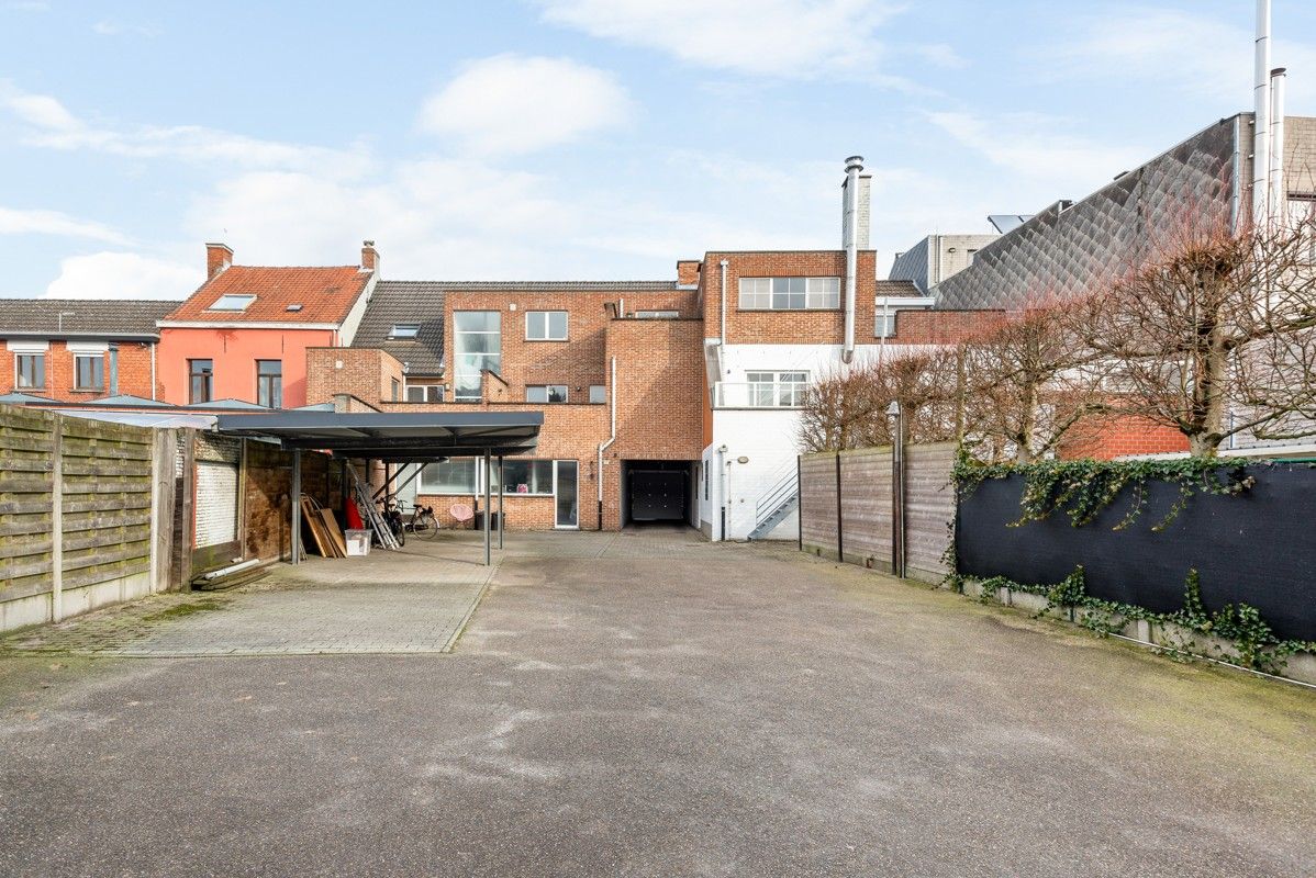 Opbrengsteigendom in het hart van Westmalle foto 4