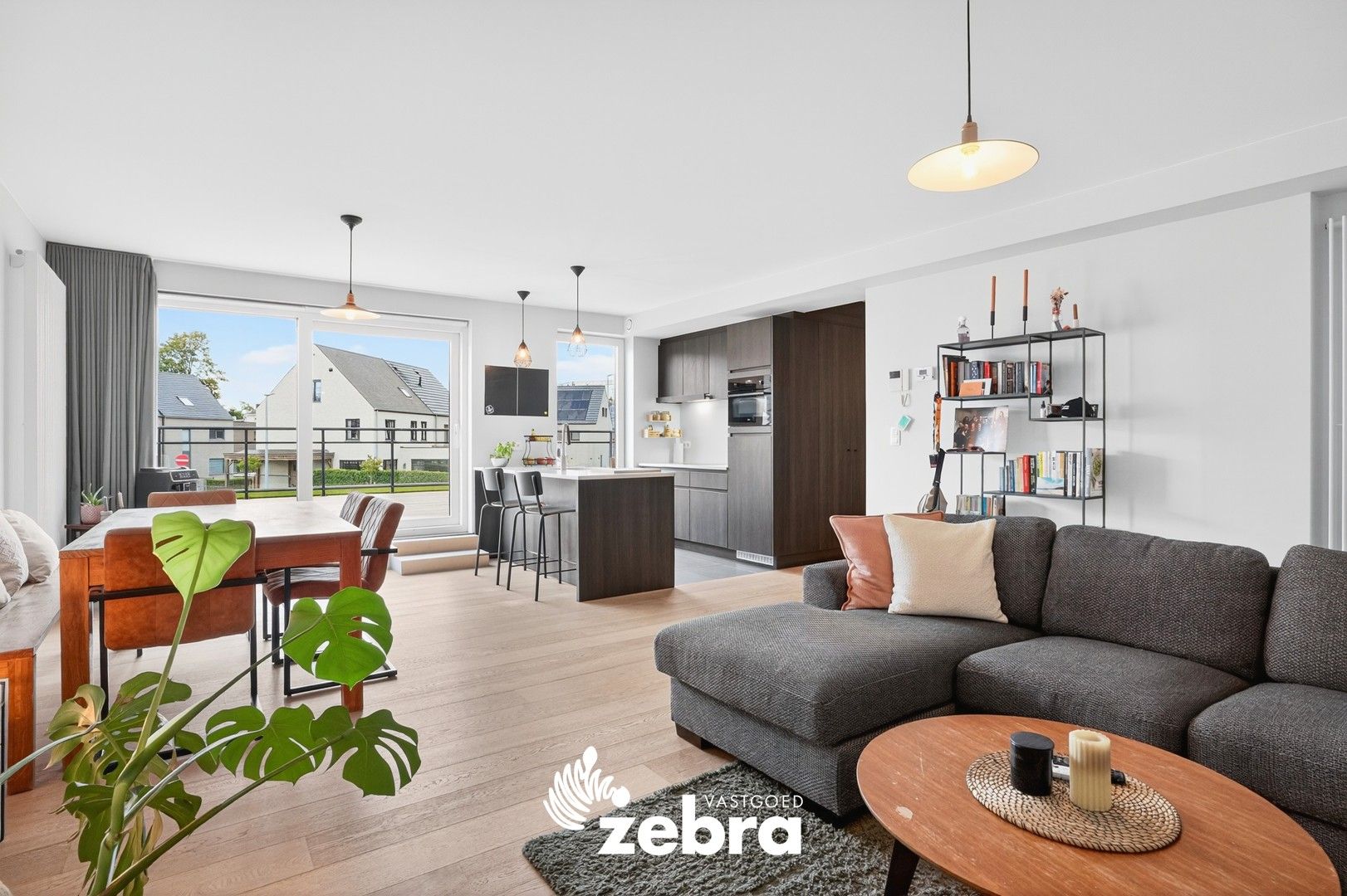 Recent appartement met ruim terras en dubbele garagebox te Ruiselede (Wingene)! foto {{pictureIndex}}