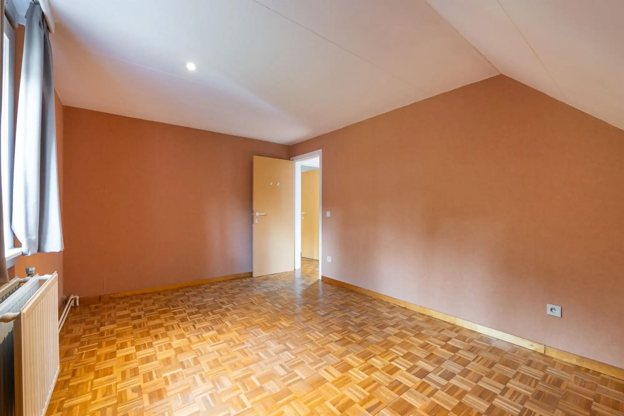 Instapklare open bebouwing met ruime tuin in een groene omgeving foto 15