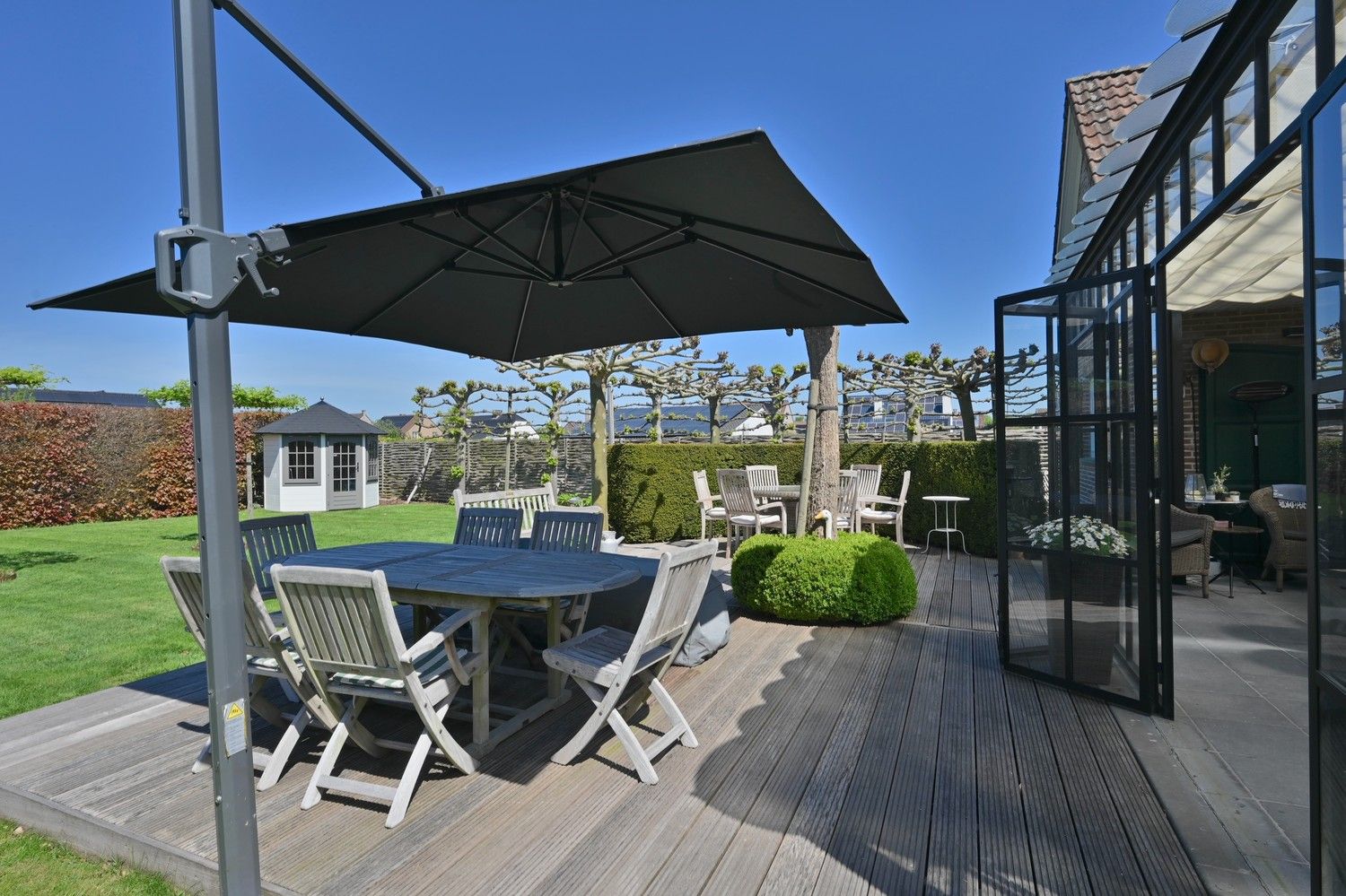 Sfeervolle, royale woning met zonnepanelen, rustige gelegen in geliefde woonomgeving te Lanaken foto 32