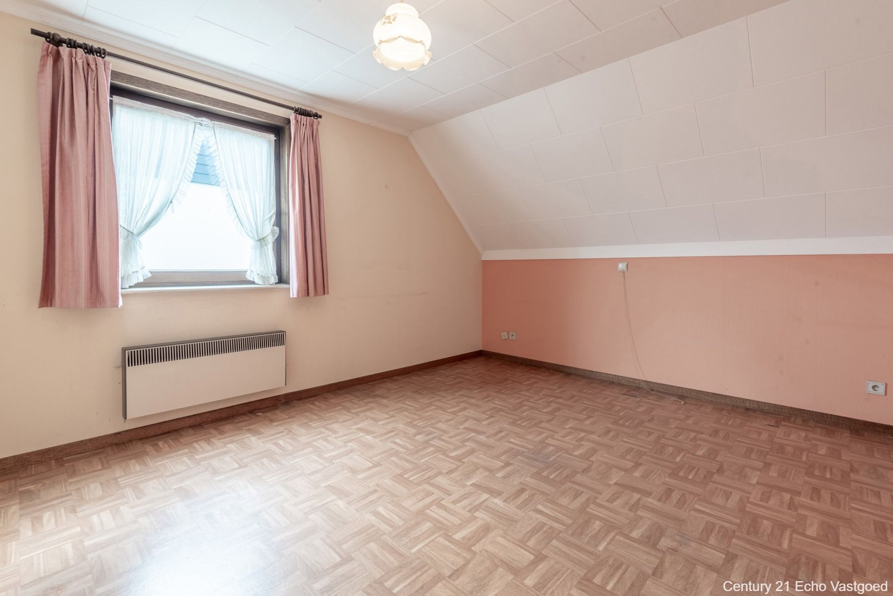 Karakterwoning met hal, garages, parking, tuin op ca 898m² foto 18