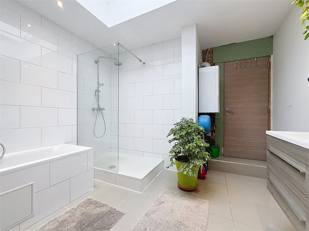 HOB met 4 - 5 slpks en super gezellig zuiders ingerichte tuin foto 18