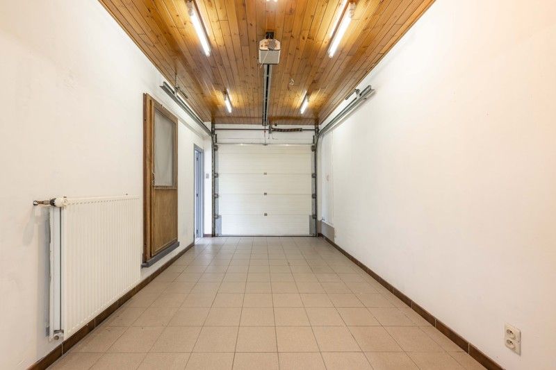 Instapklare halfopen woning met 4 slaapkamers en zonnige tuin TE KOOP in Oostrozebeke! foto 9