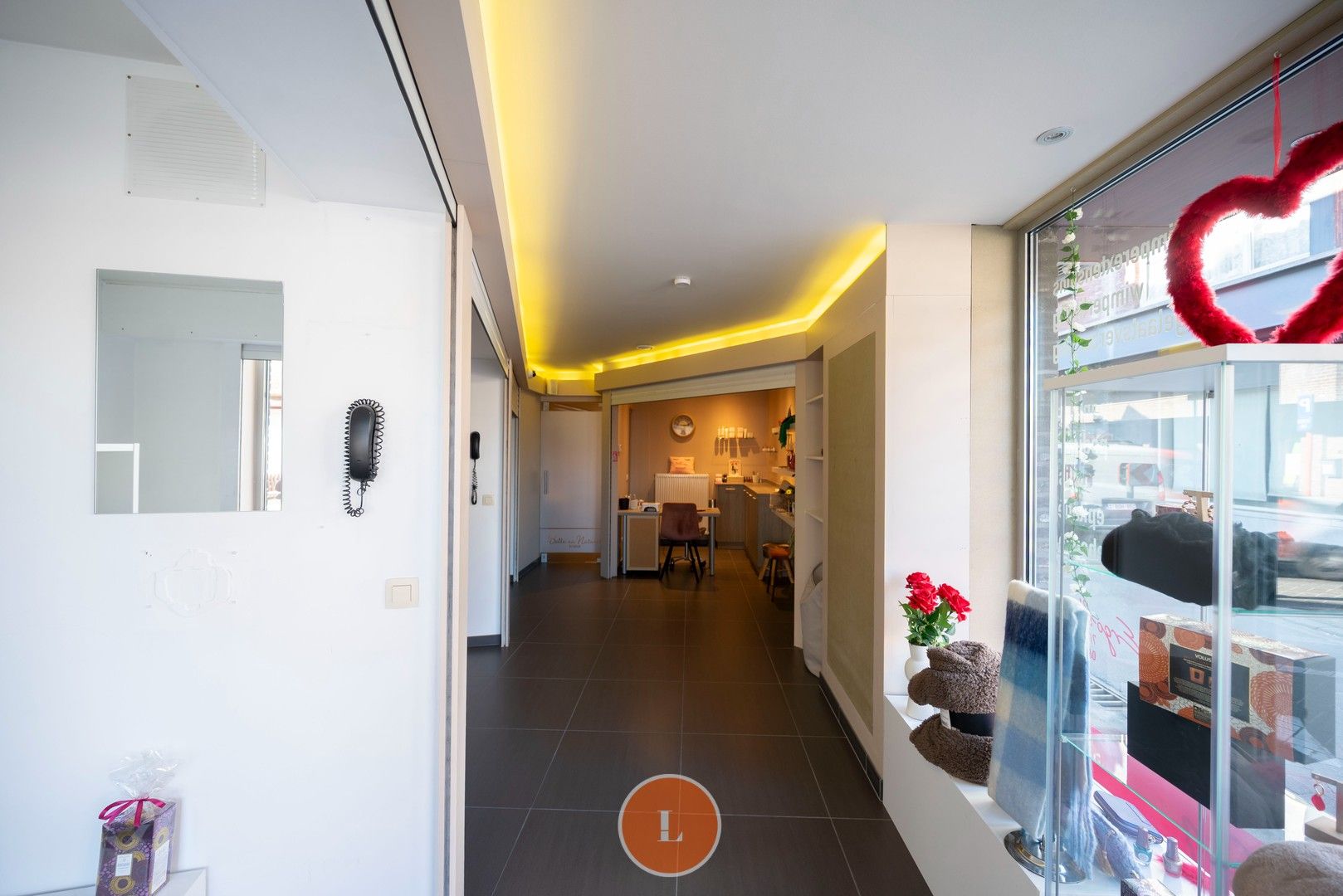 Handelspand op topligging in Menen foto 4