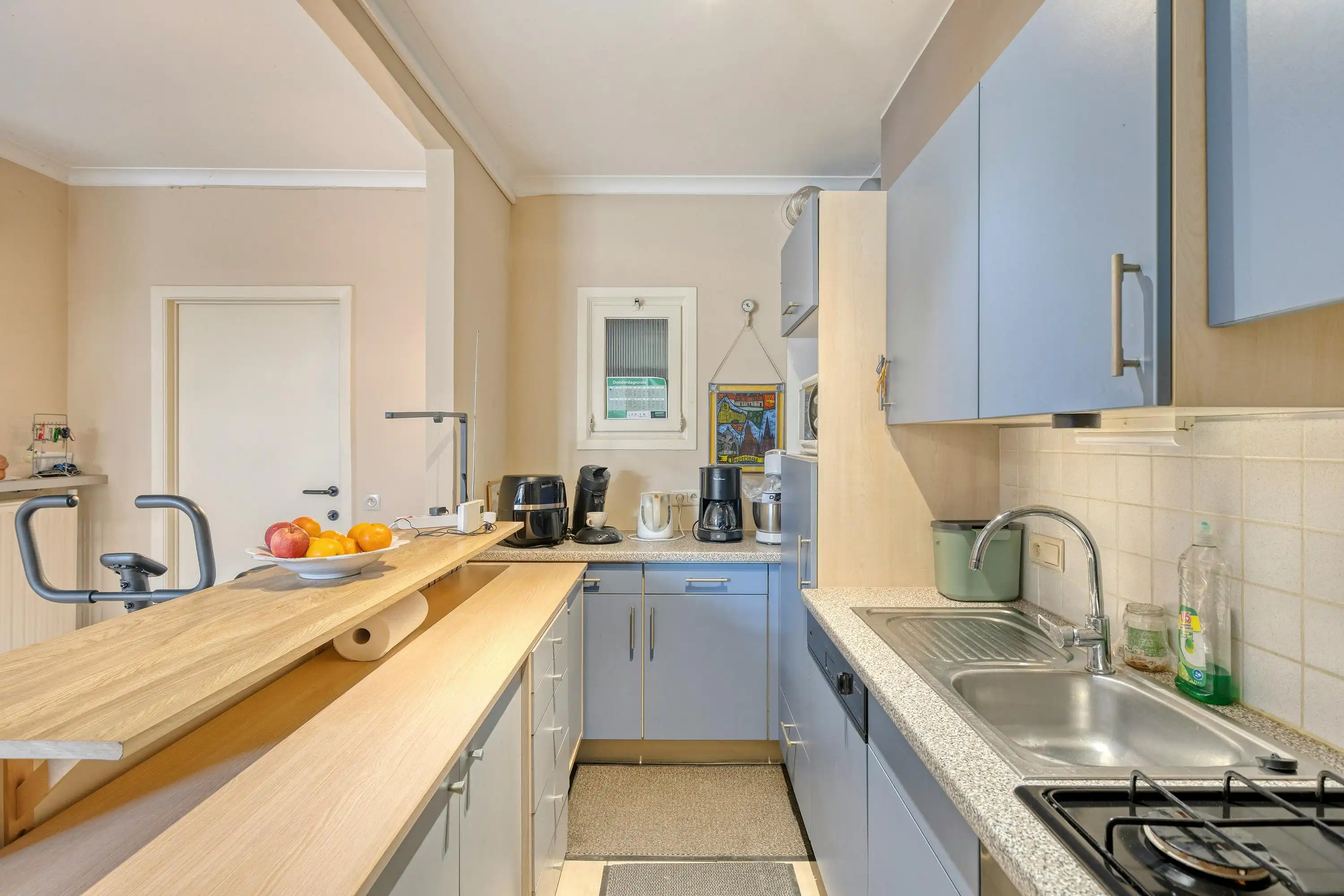 Lichtrijk en ruim appartement met terras te koop in Roeselare foto 5