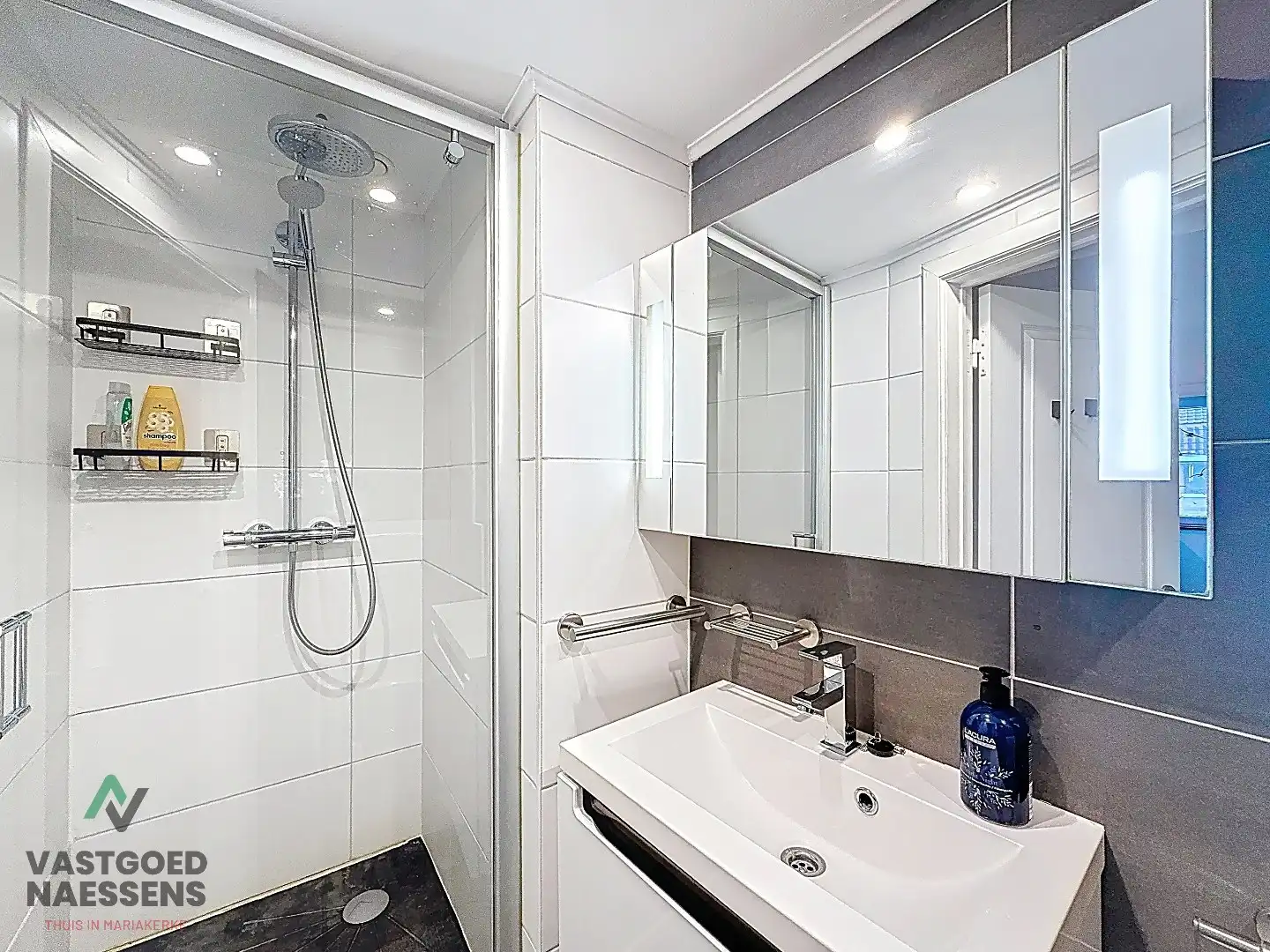 GEMEUBELDE STUDIO VLAKBIJ ZEEDIJK foto 11