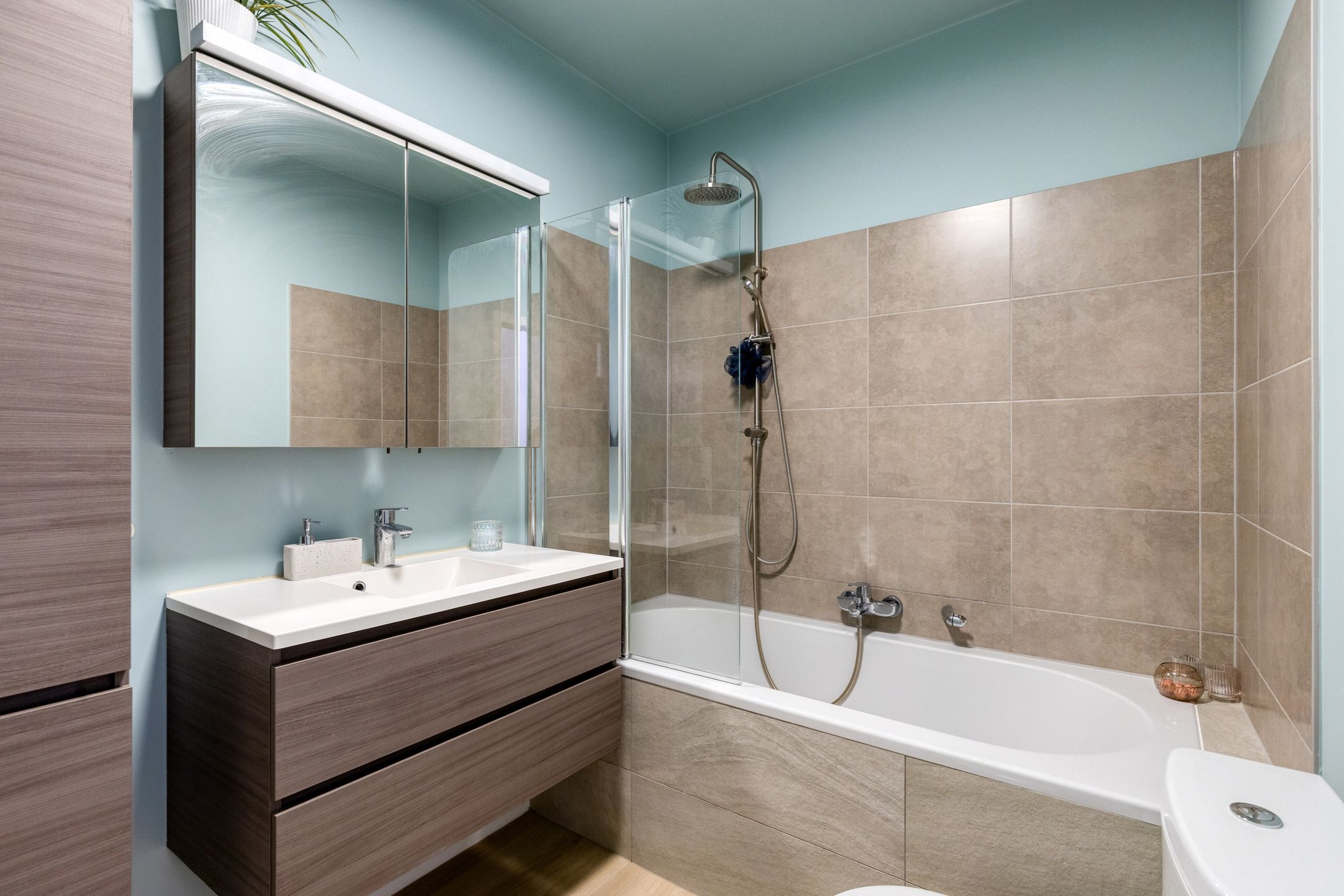 Instapklaar triplex appartement met terras en tuin foto 10