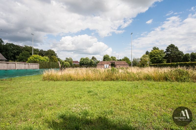 Perceel bouwgrond voor 2 halfopen woningen te Maldegem foto 2