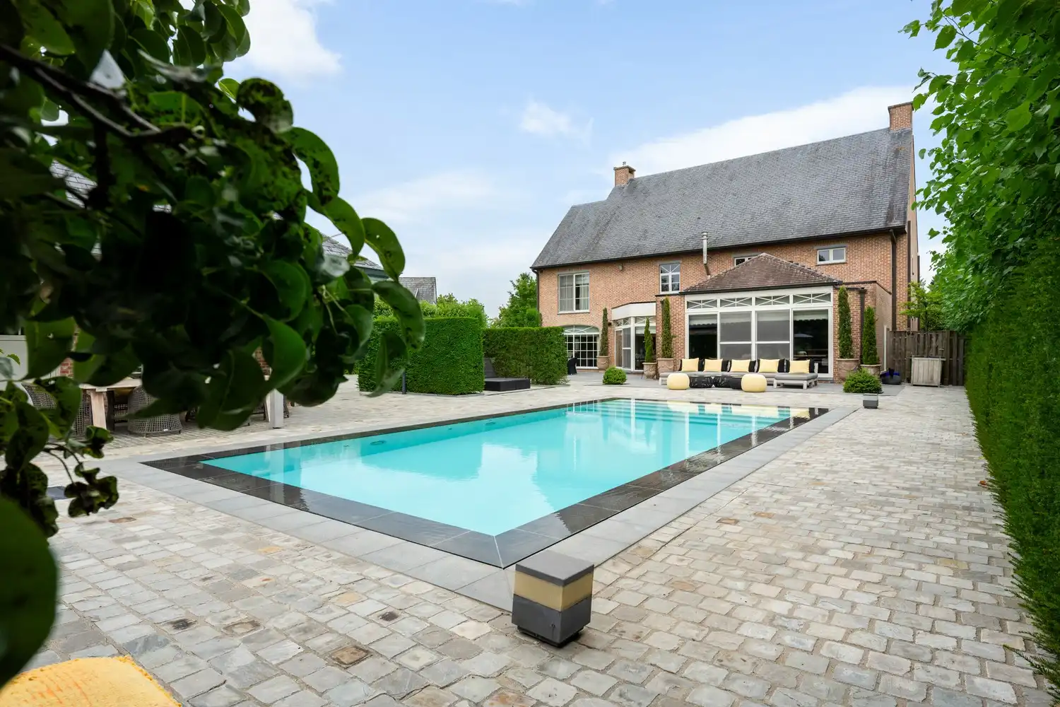 Exclusieve villa met 550 m² bewoonbare oppervlakte op een prachtig perceel van 5.458 m² nabij het centrum van Heist-op-den-Berg foto 4