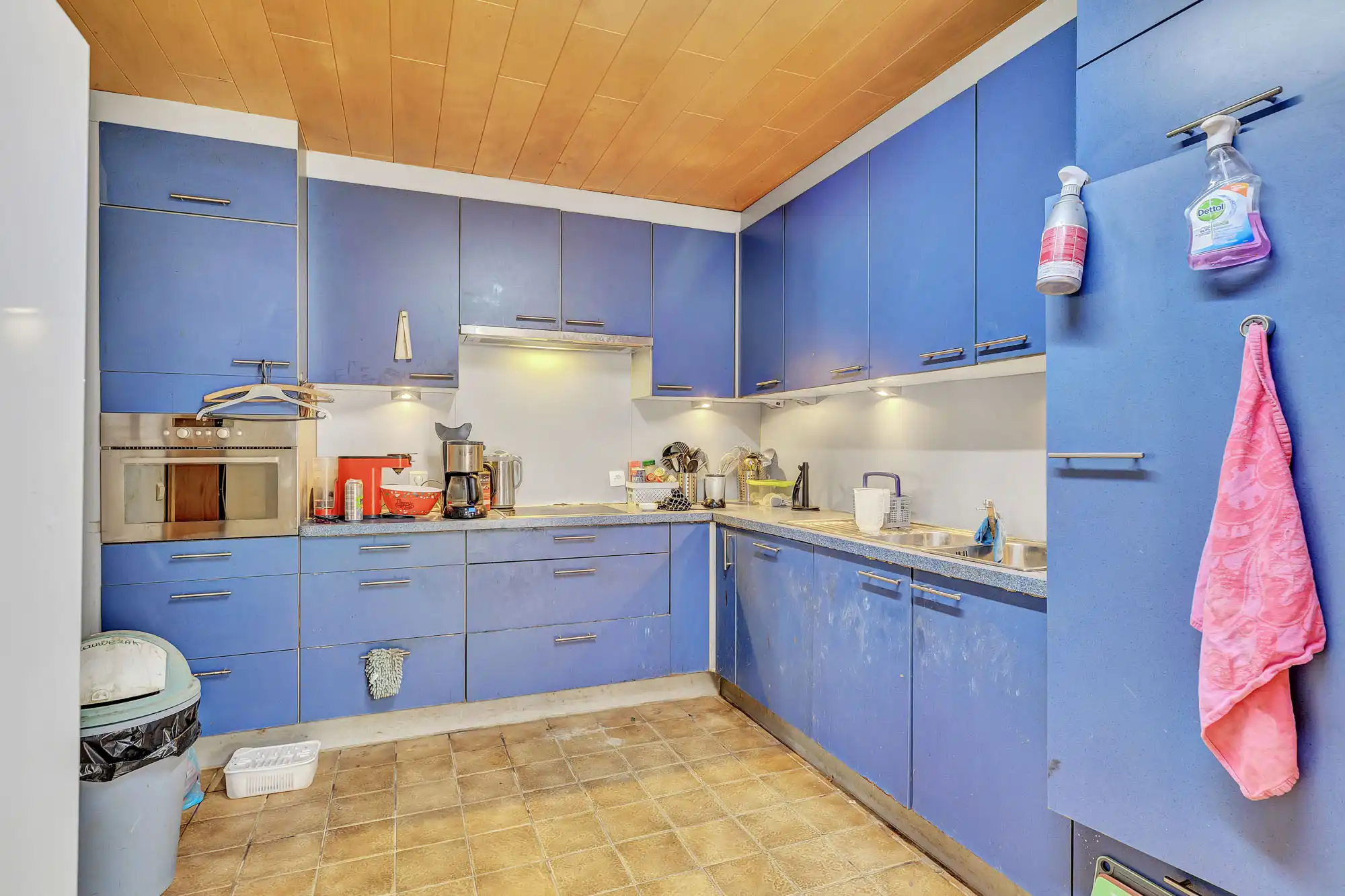Te renoveren woning met 3 slaapkamers en garage foto 6