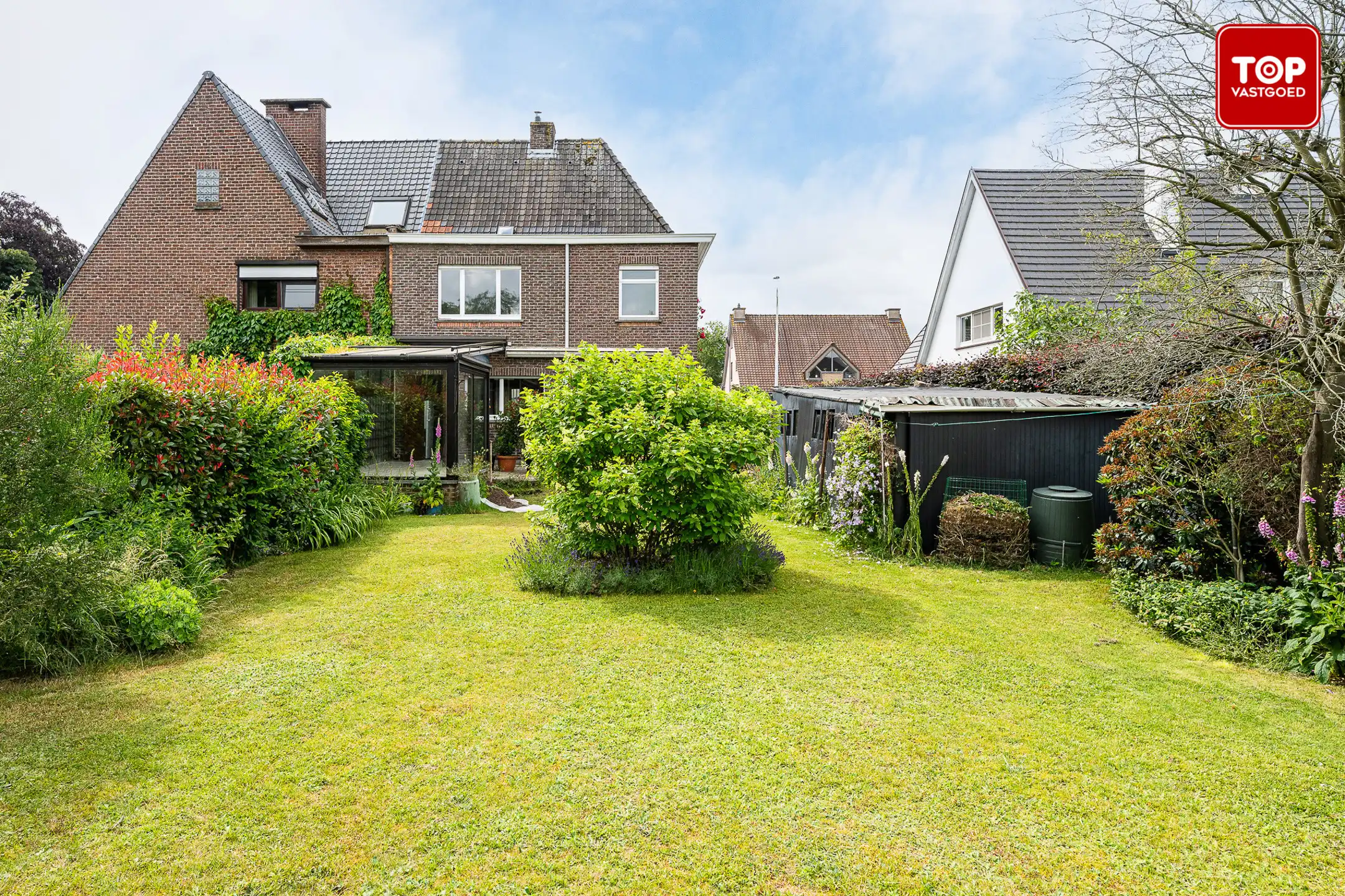 Hoofdfoto van de publicatie: Karaktervolle renovatiewoning op toplocatie in Kolegem. 