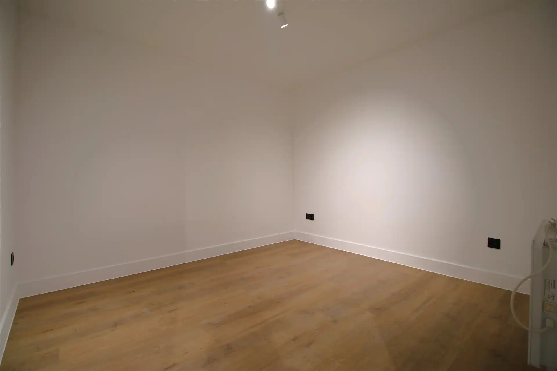 Vernieuwd éénkamerappartement in centrum Sint-Jozef foto 9