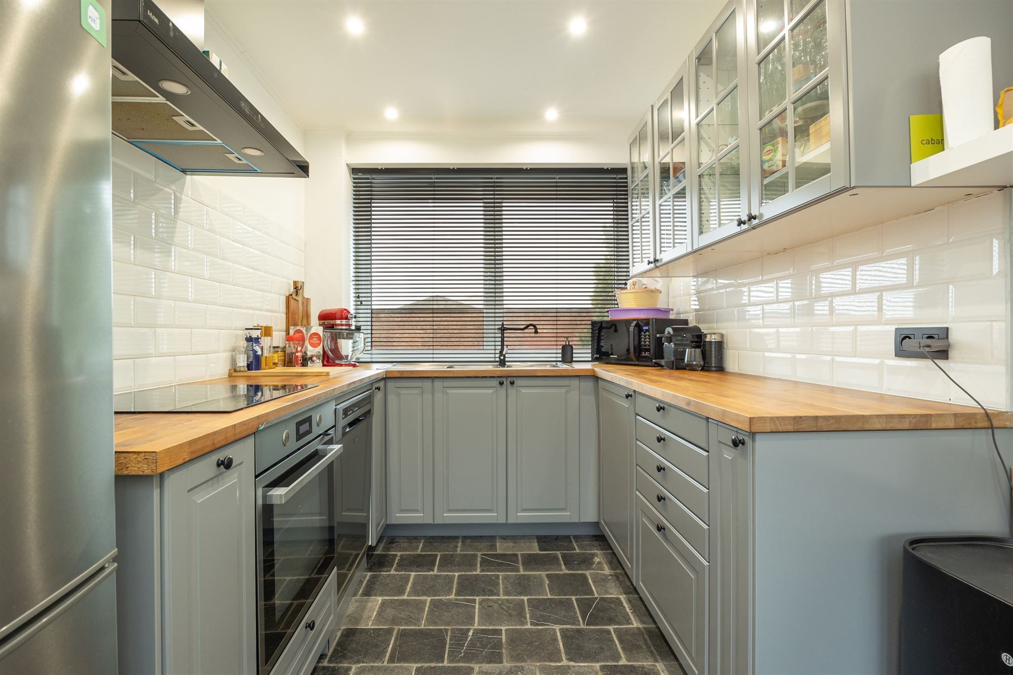 Lichtrijke app. met 3 slpk. en veranda  foto 6