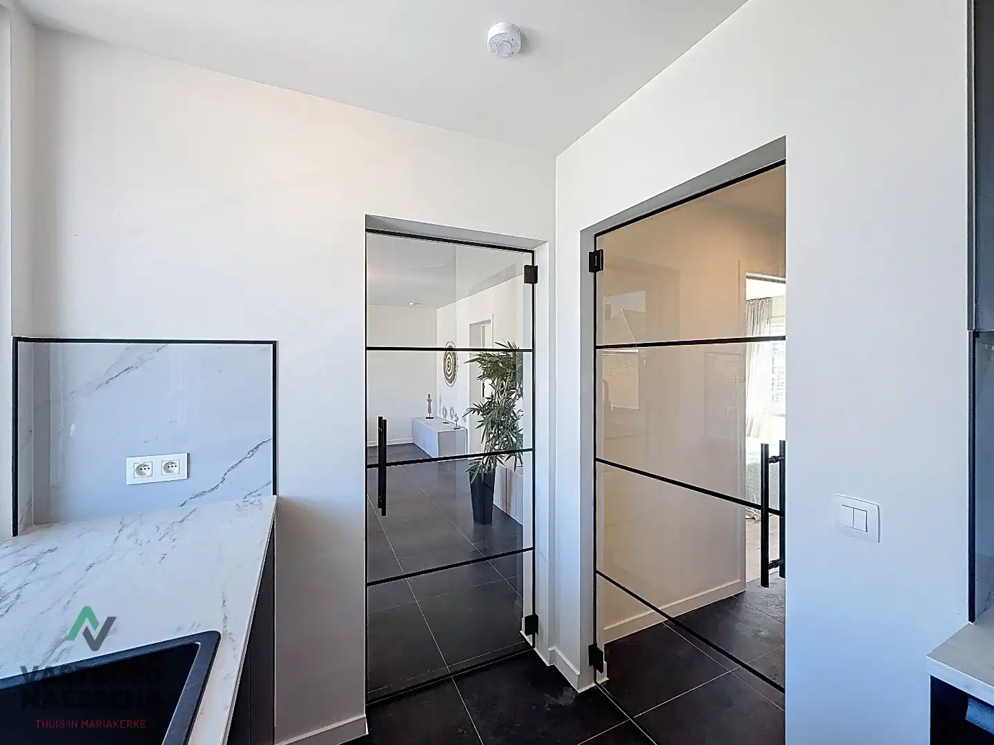 STIJLVOL GERENOVEERD 2 SLPK APP IN RUSTIGE WOONWIJK foto 10