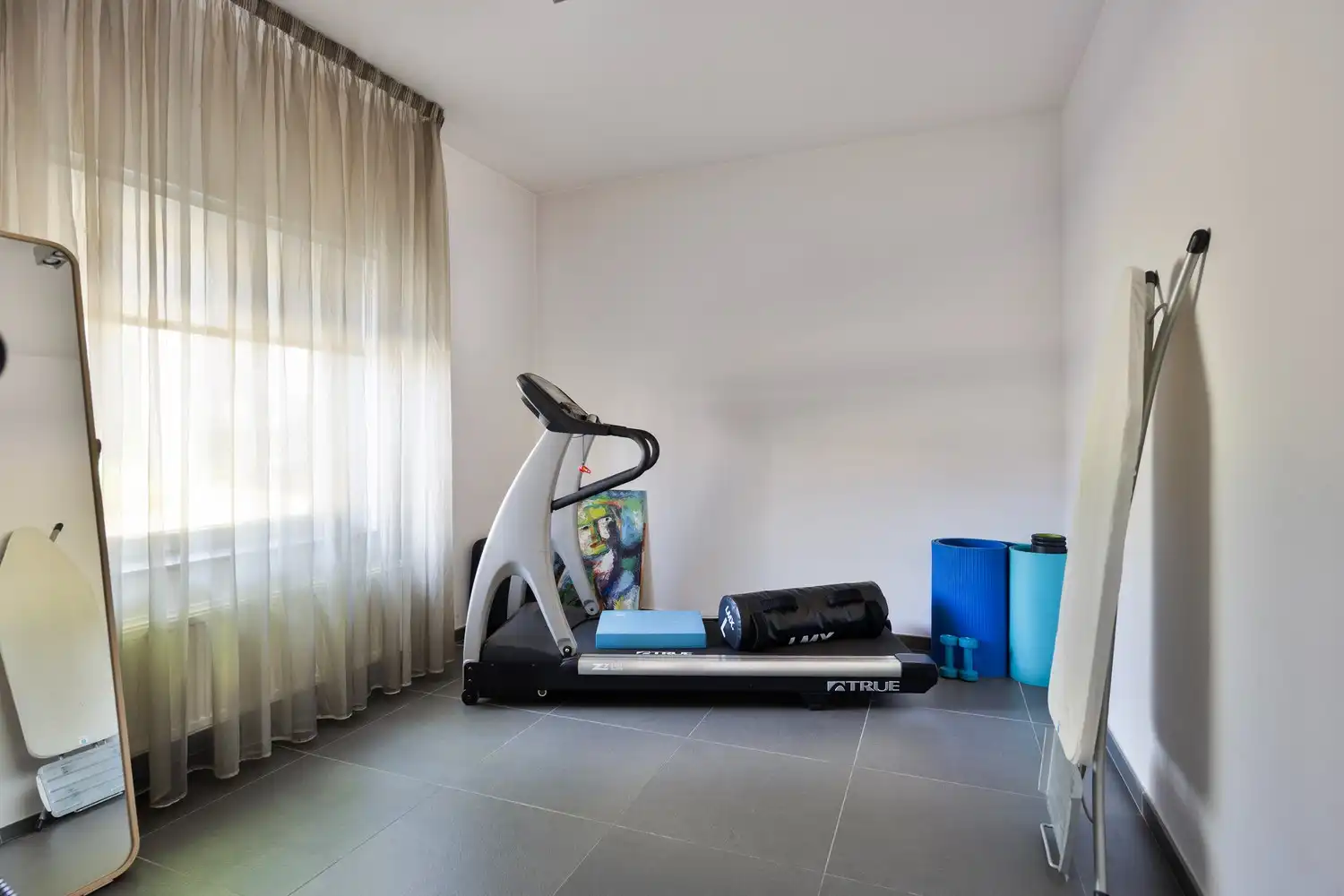 Stijlvol wonen in As: ruime, instapklare woning met tuin en garage foto 18