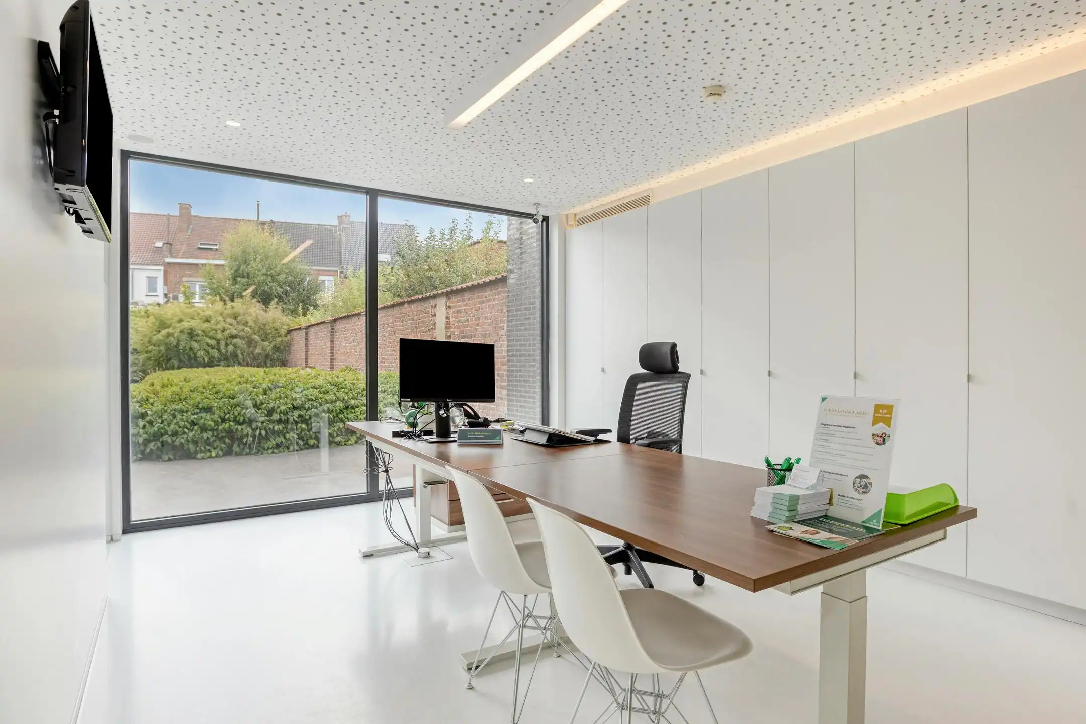 Verhuurde opbrengsteigendom met handelsruimte en duplex  foto 8