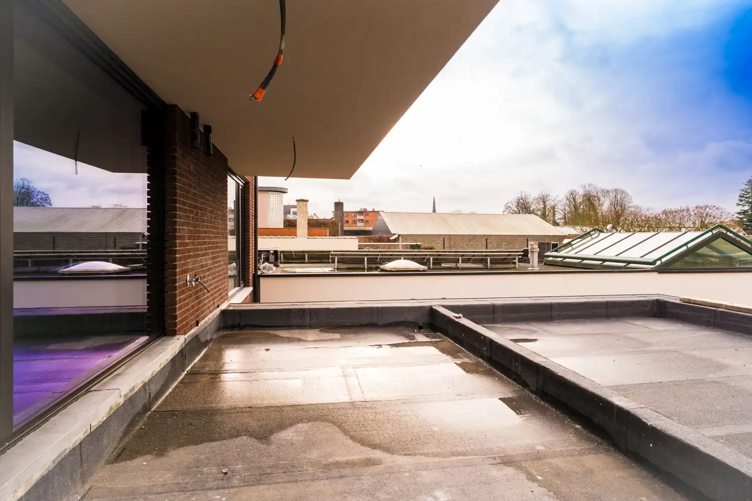 Ruim doorzonappartement nabij het centrum foto 3