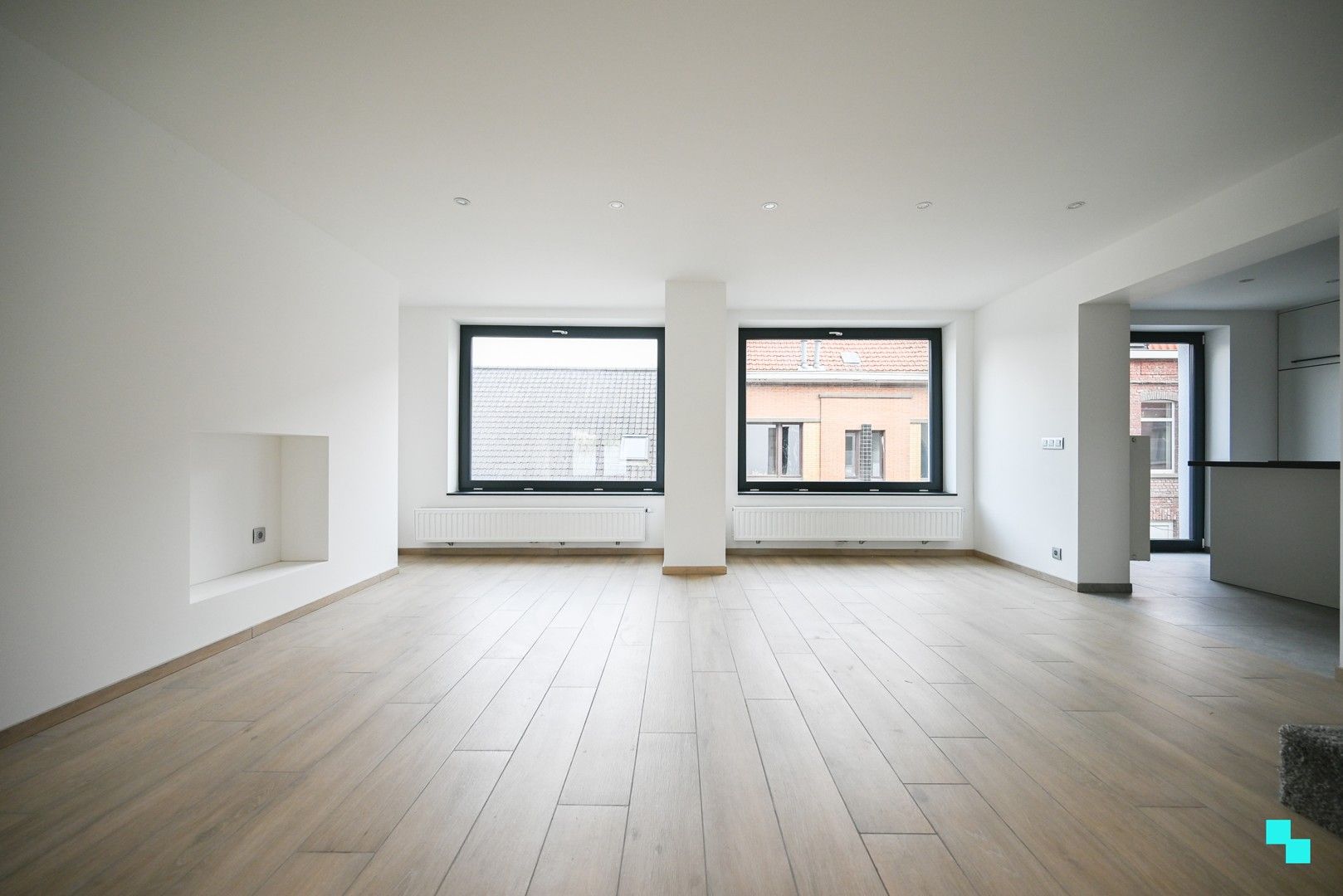 Compleet vernieuwde duplex met 4 slaapkamers en zonneterras in hartje Wevelgem foto 7