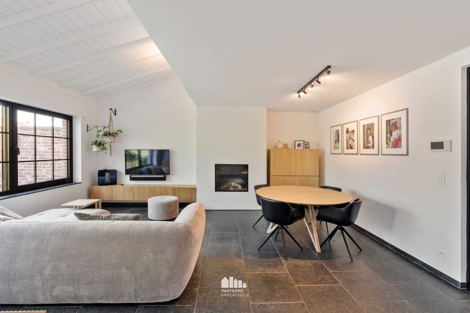 Recente kwalitatief afgewerkte woning met zonnige tuin en garage. foto 6