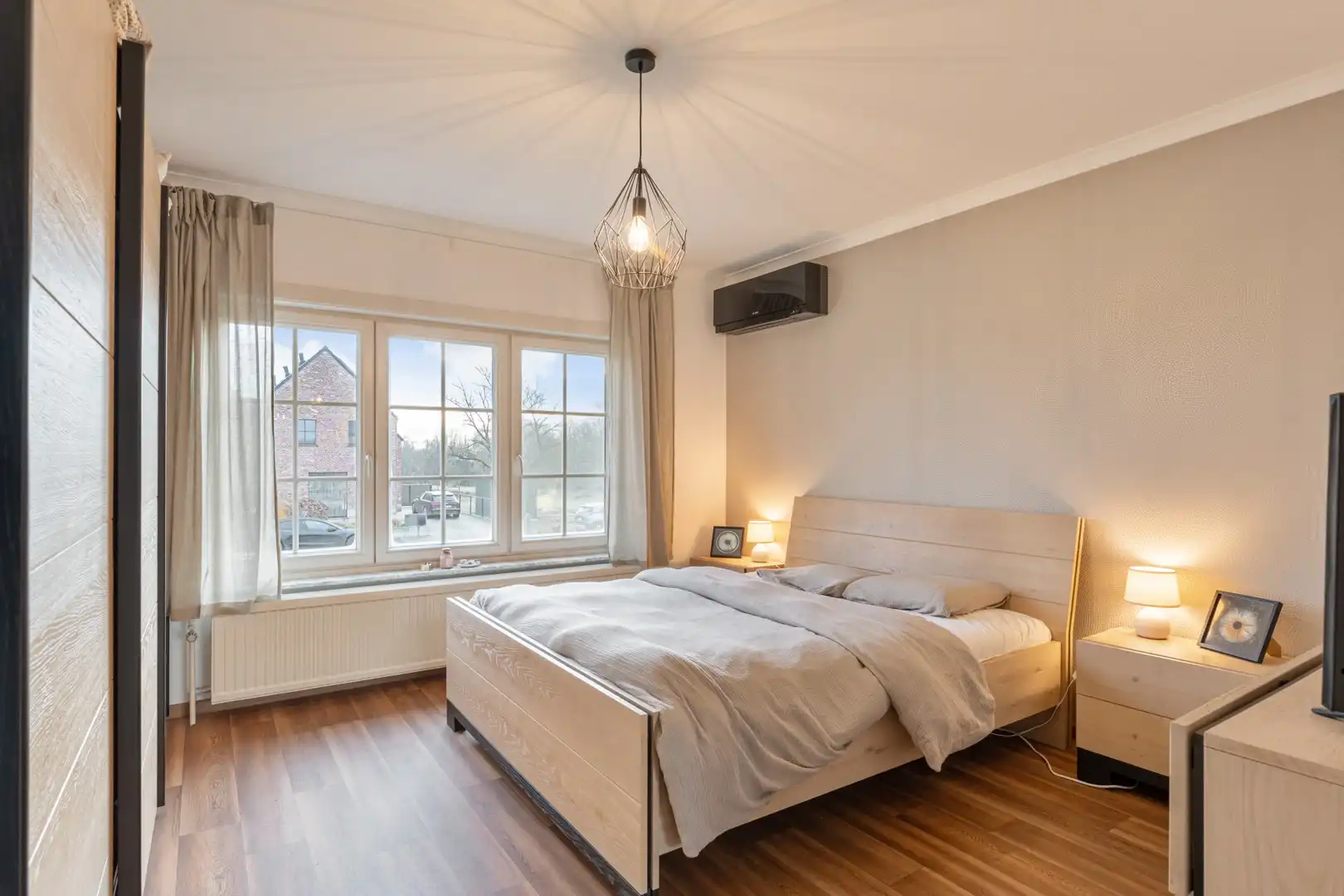 Instapklare woning met 3 slaapkamers, veranda en tuin met open zicht op de weides. foto 15