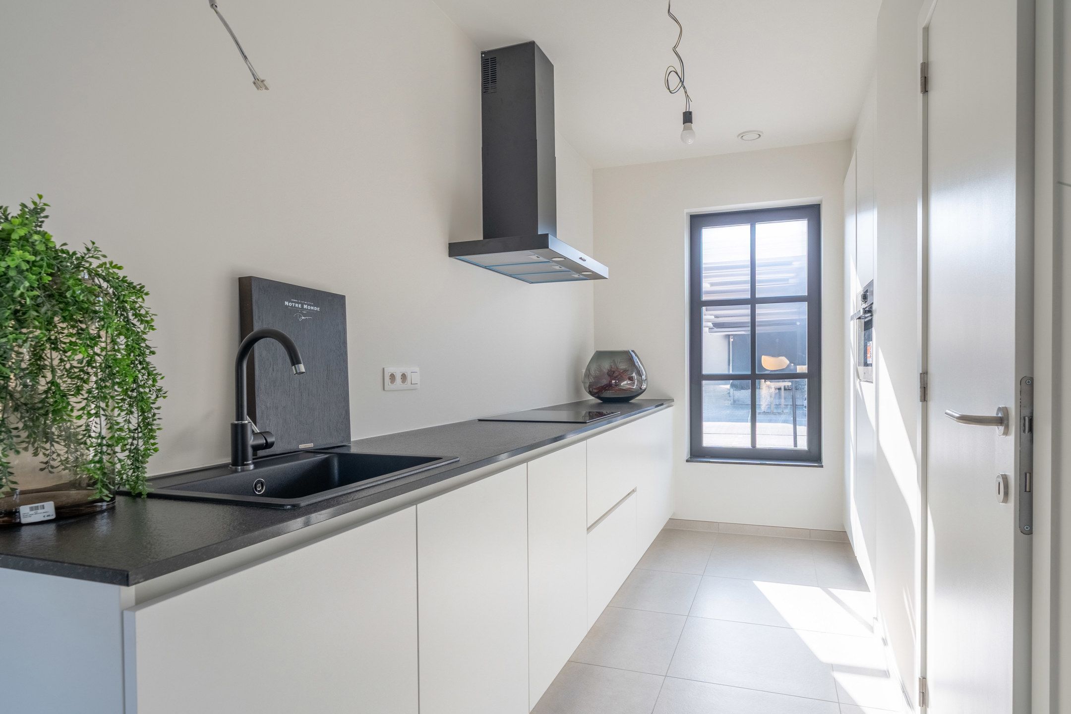 Ruime energiezuinige nieuwbouwwoning met 5 slaapkamers foto {{pictureIndex}}