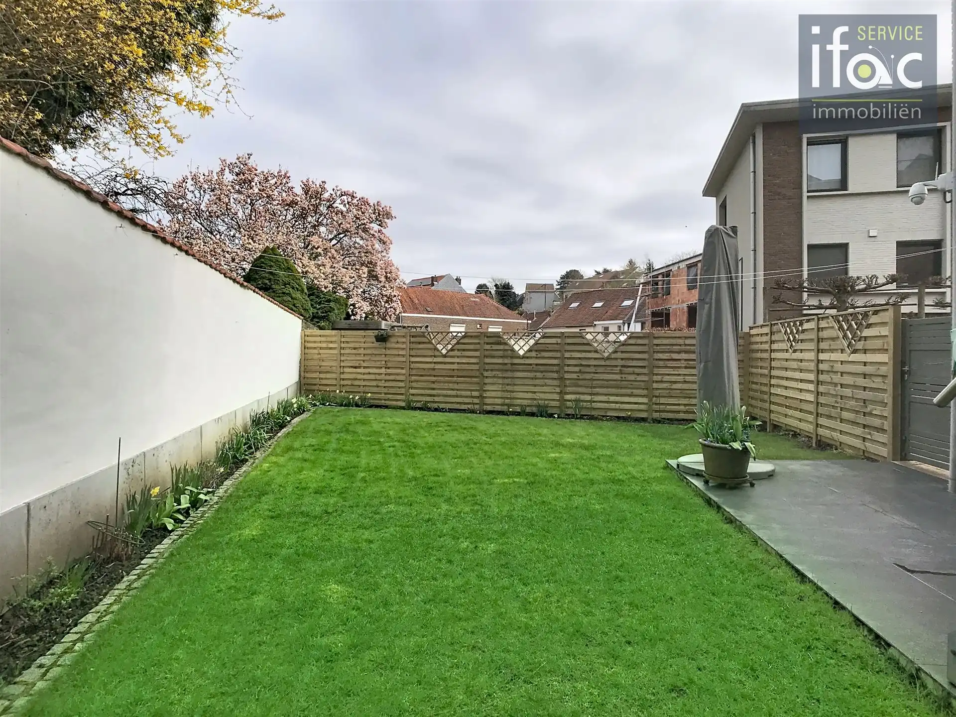 Super onderhouden 3 slaapkamer woning foto 24