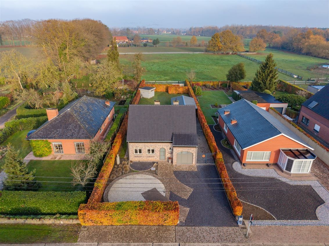 Huis foto {{pictureIndex}}