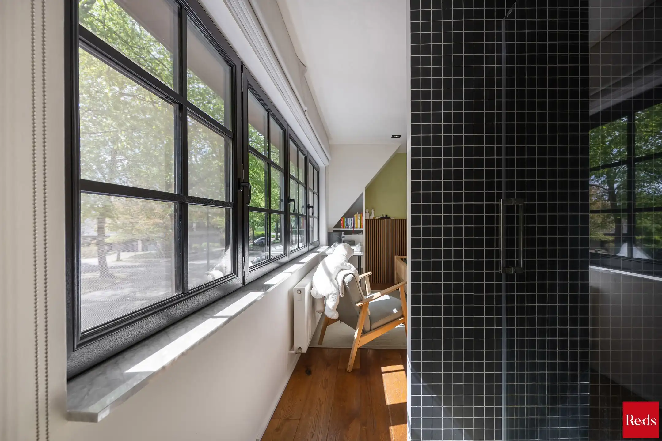 Stijlvolle woning op groene toplocatie nabij het centrum foto 37