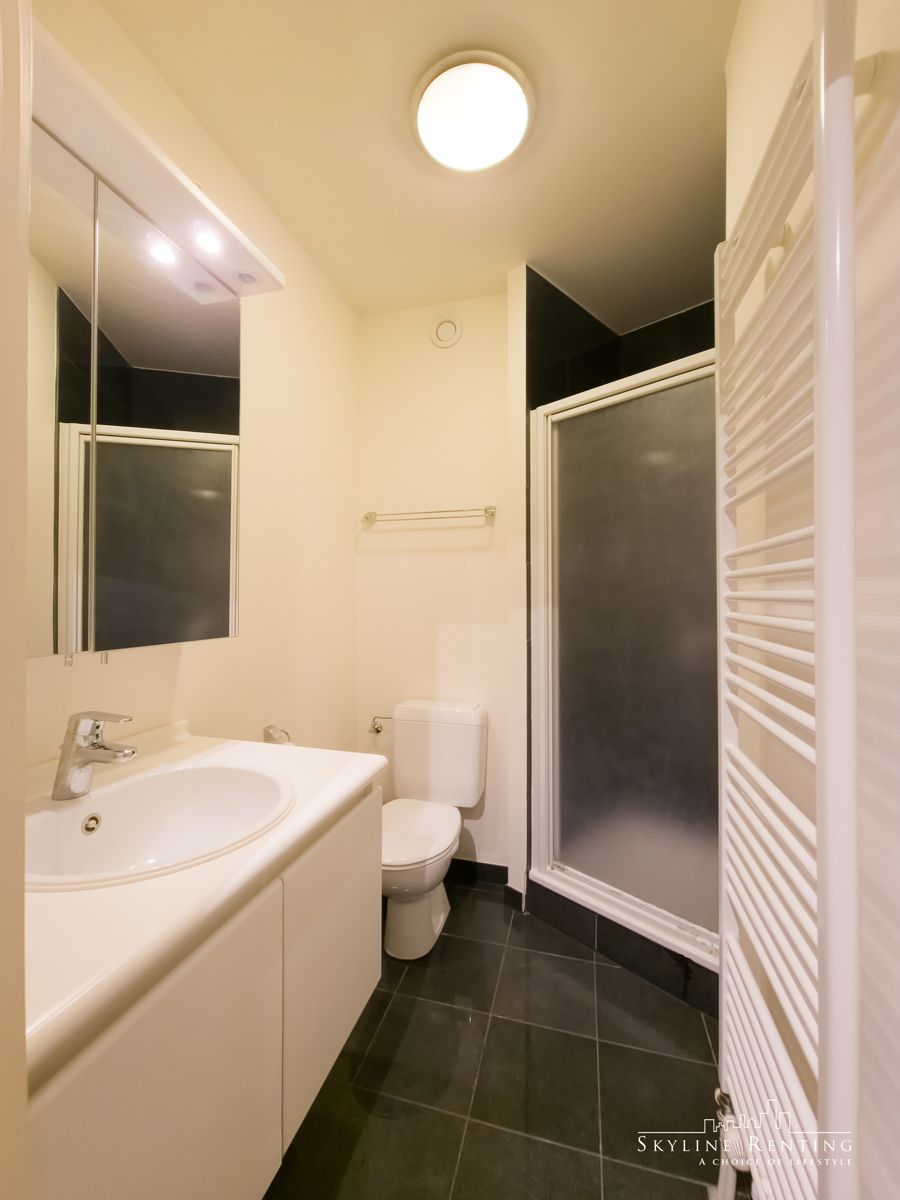 GEMEUBELDE studio met gedeelde TUIN (Val Duchesse) foto 7