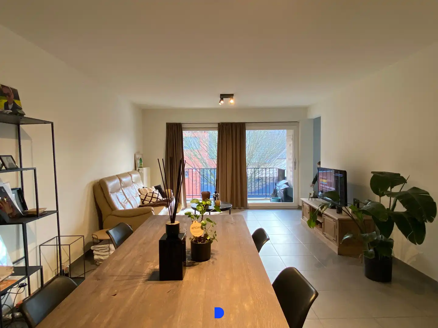 Comfortabel appartement met 2 slaapkamers en garage. foto 4