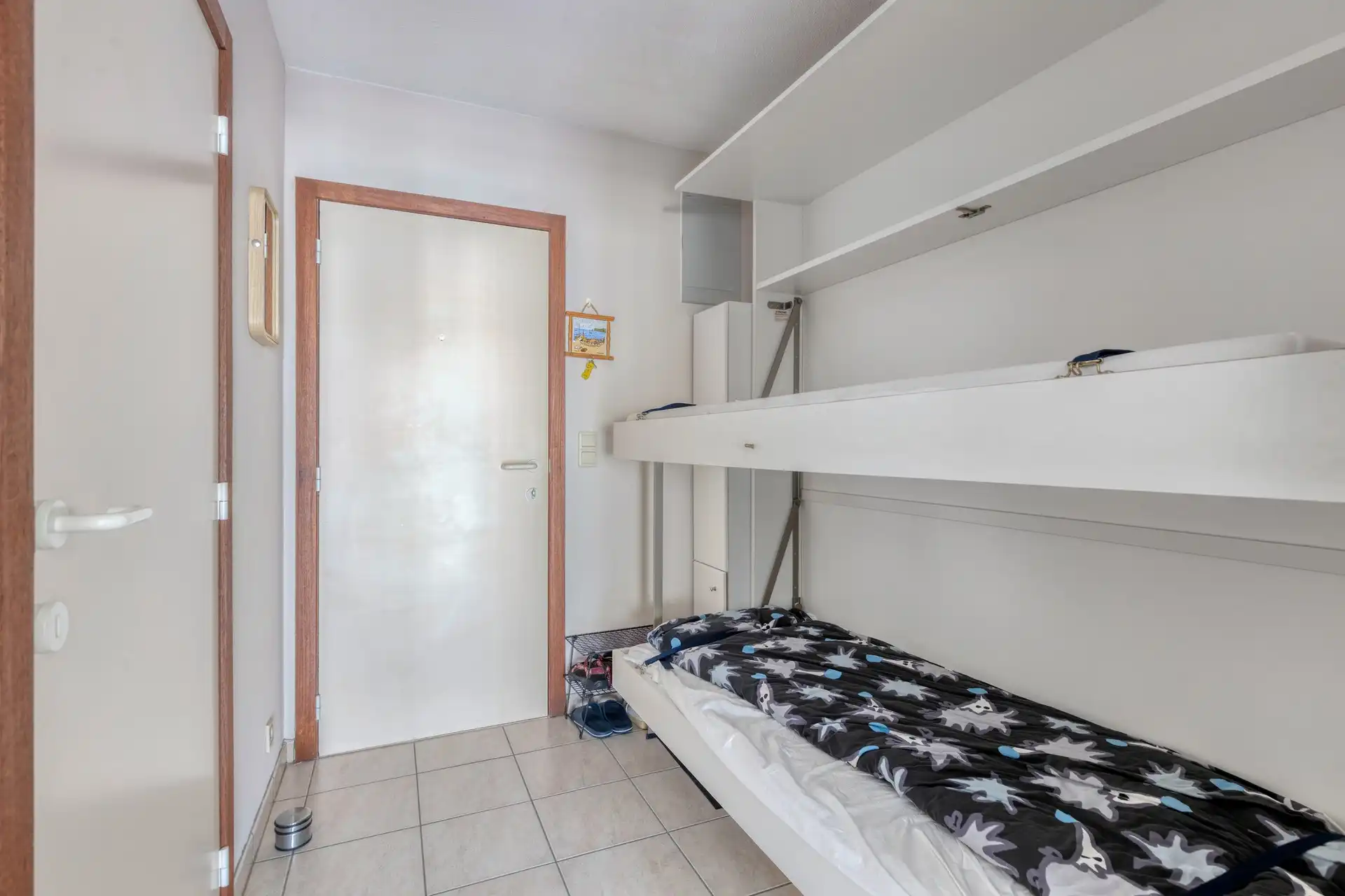 Ruime  studio met slaaphoek, terras en garage in Westende. foto 9