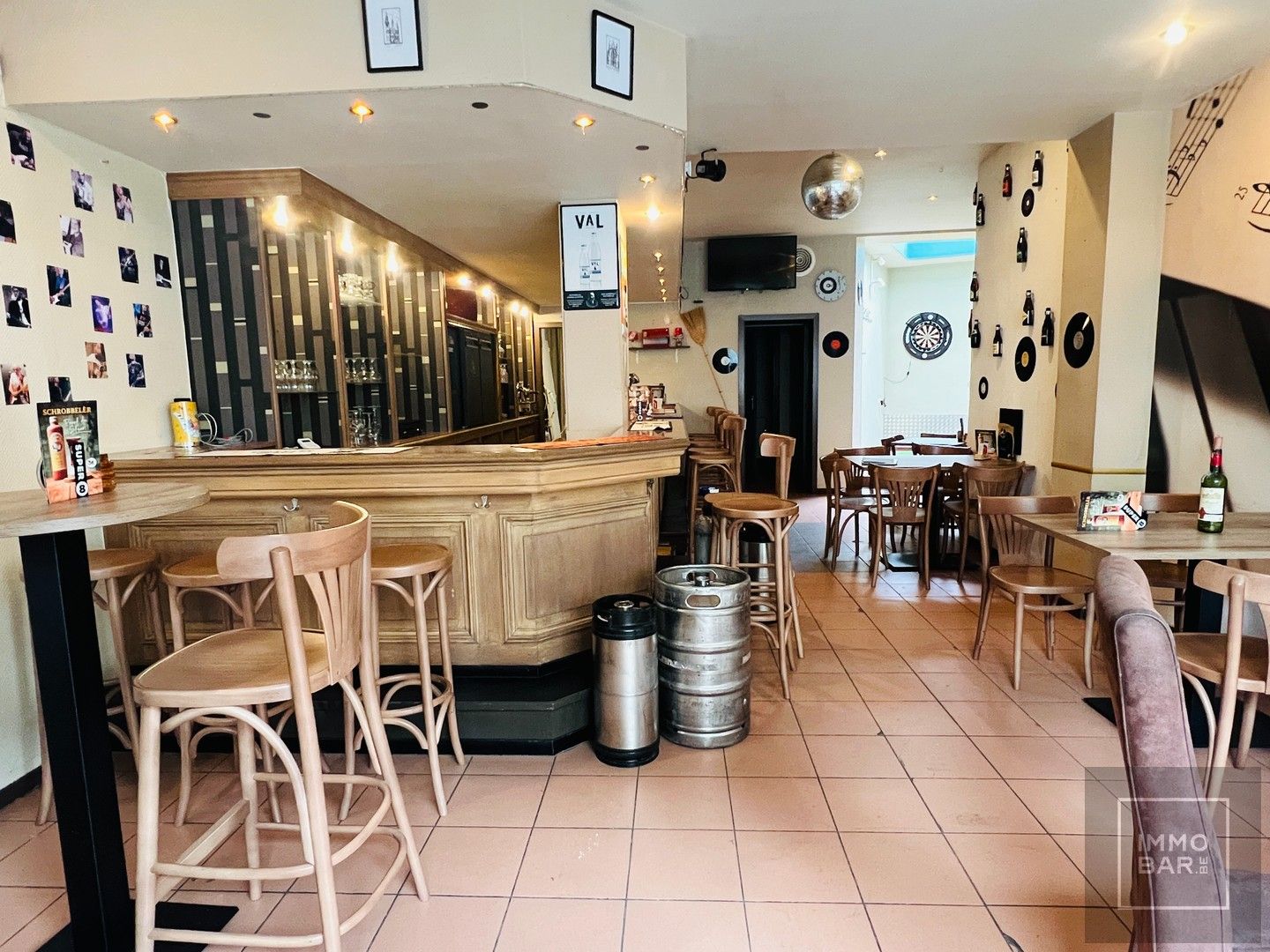 Instapklaar café met woonst te huur in Aalst foto 4