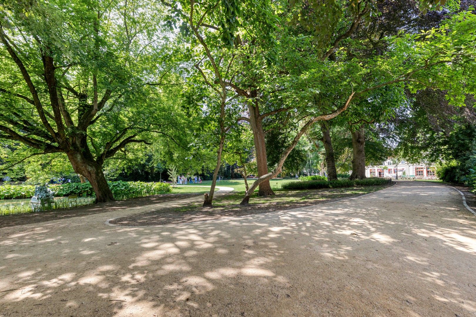 Herenwoning met grote stadstuin aan het Astridpark – Brugge centrum foto 2