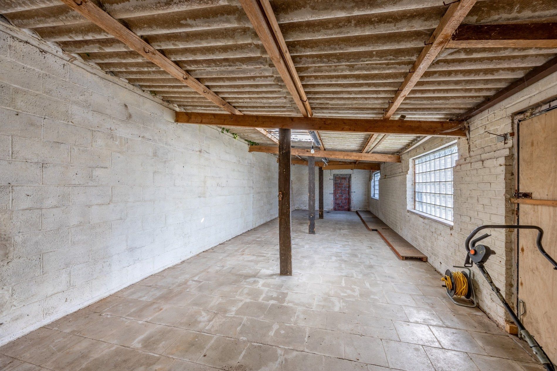 Gebouw voor gemengd gebruik met atelier op 568 m² foto 20