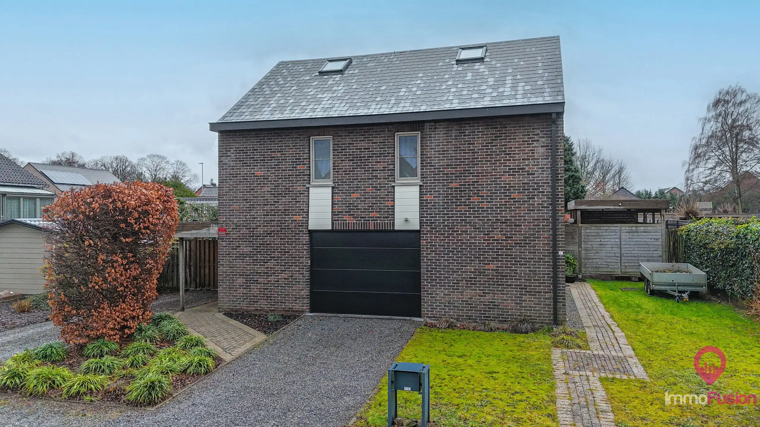 Ruime instapklare open bebouwing met 2 badkamers op 9a grond foto 50