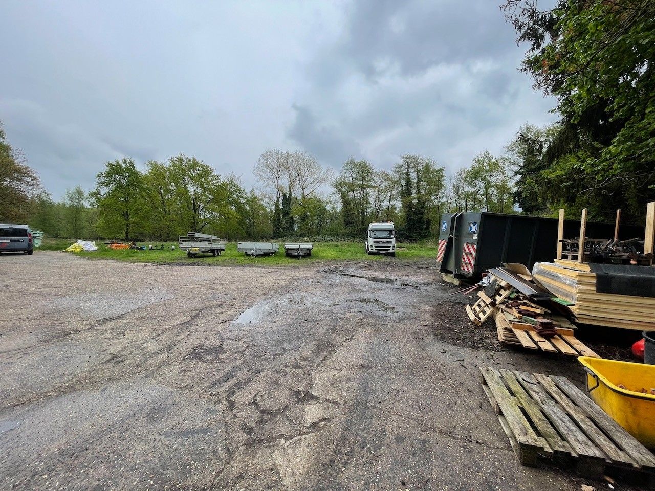 Genk, Huiskensweier 35: Ruime woning met magazijn, kantoorruimte, ruime garage, opslagplaats, 3 slaapkamers, 2 badkamers,... op 53a62ca vlot bereikbaar vlakbij Natuurgebied "De Maten". foto 11