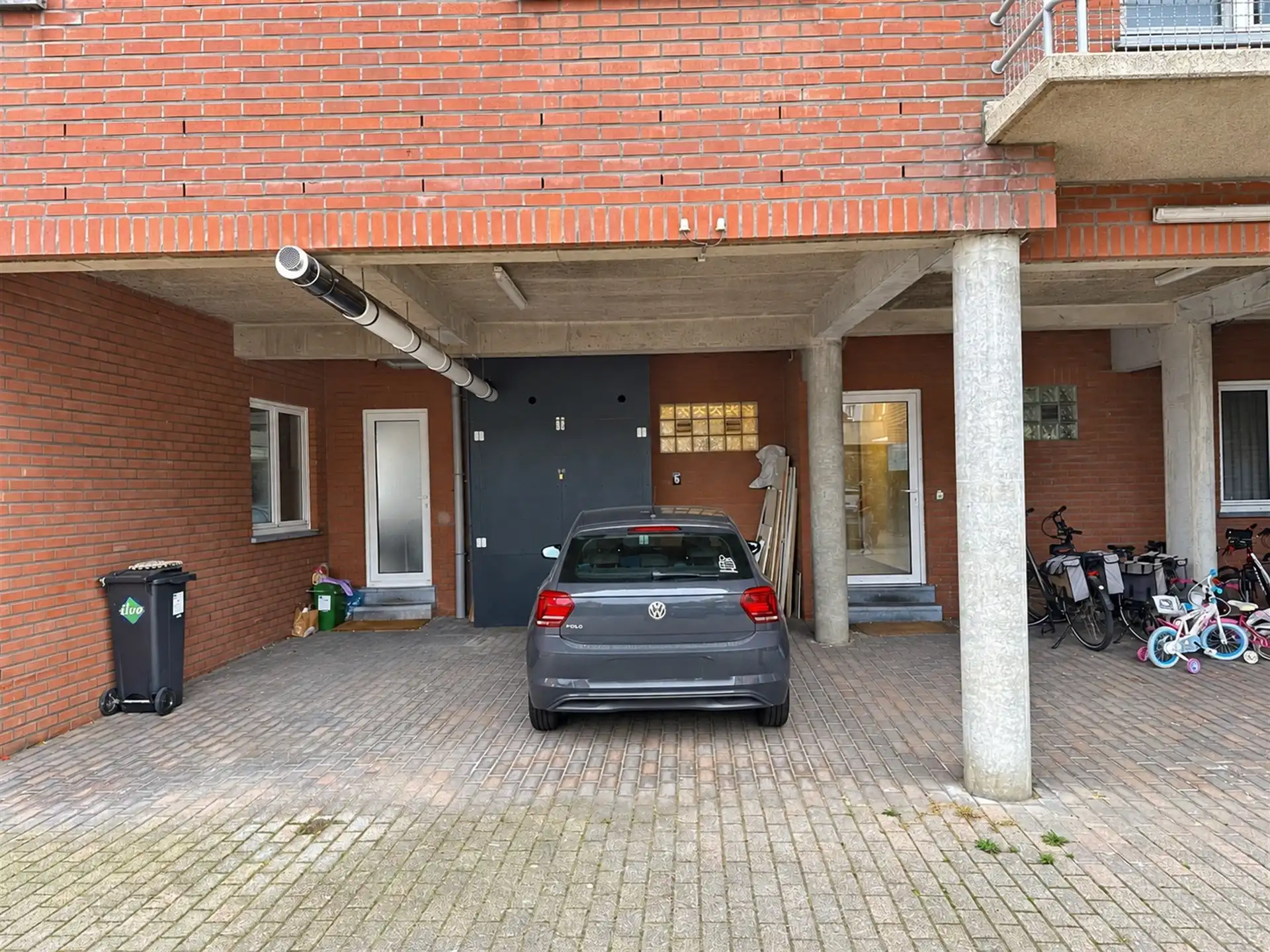 Aangenaam appartement met twee slaapkamers en terras foto 13