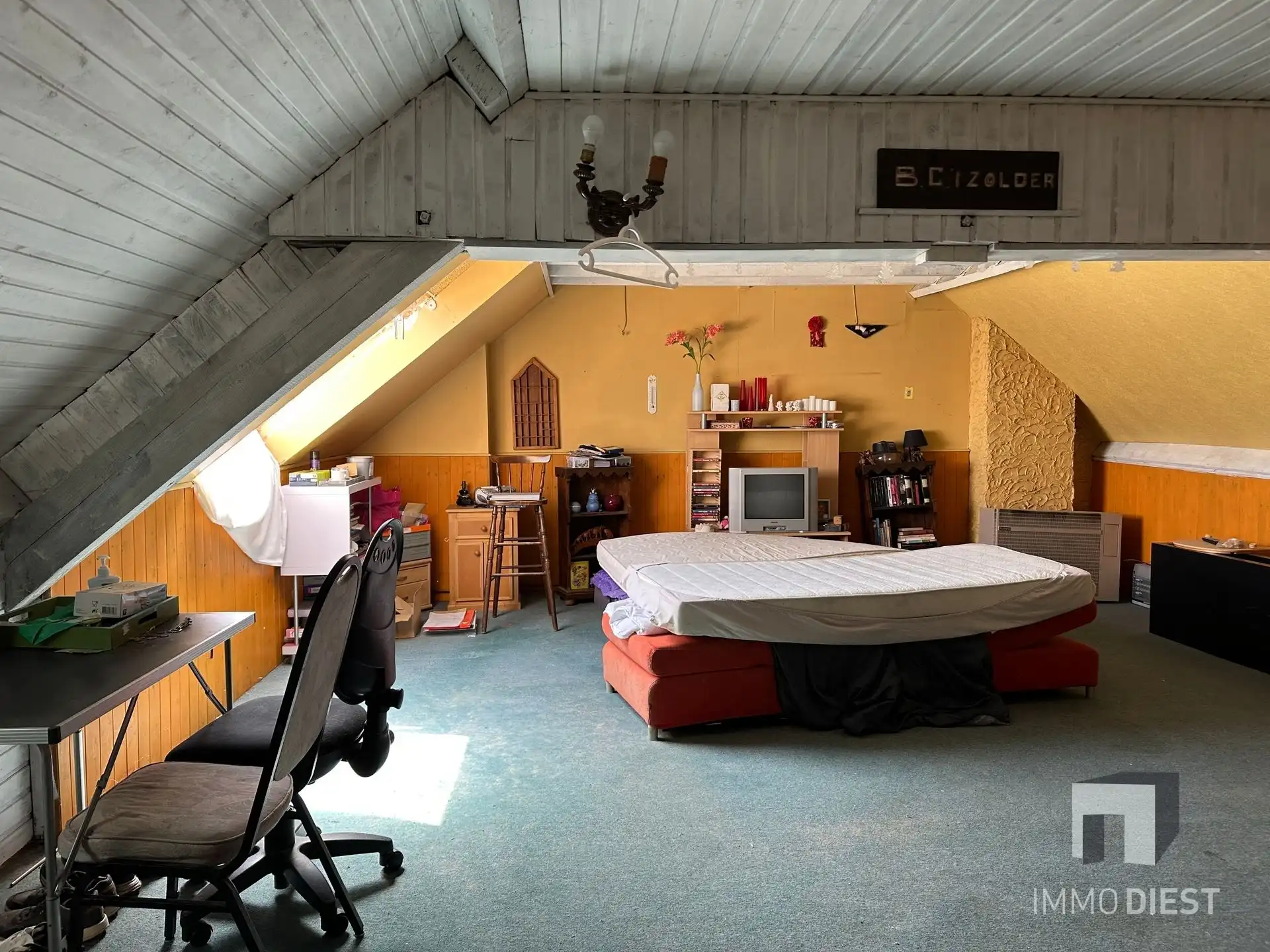 Te renoveren woning met 3 slaapkamers, 2 garages en tuin in Diest foto 27
