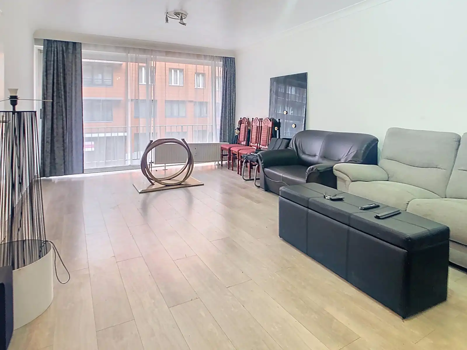 Te renoveren appartement met 2 slaapkamers en garage foto 8