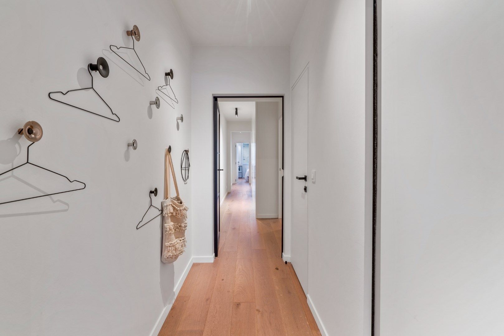Uitstekend gelegen appartement met 3 slaapkamers in hartje Zoute op de Kustlaan aan de minigolf foto 6