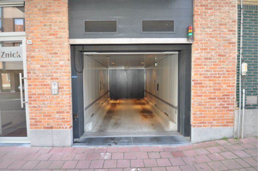 Ondergrondse parking, toegankelijk via autolift foto 2