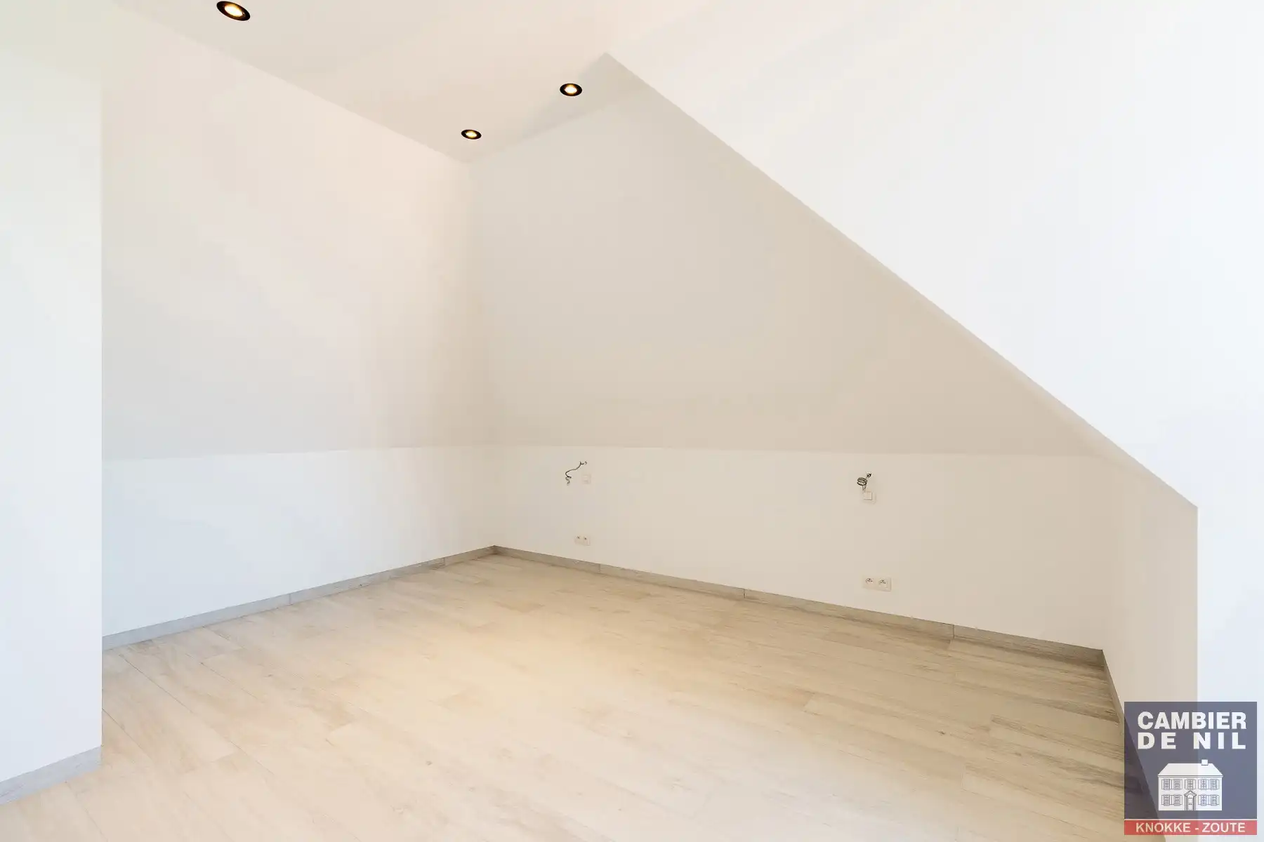 Prachtige ongemeubelde nieuwbouwwoning nabij het centrum van Knokke, gelegen in het rustige Izabellapolder. foto 41