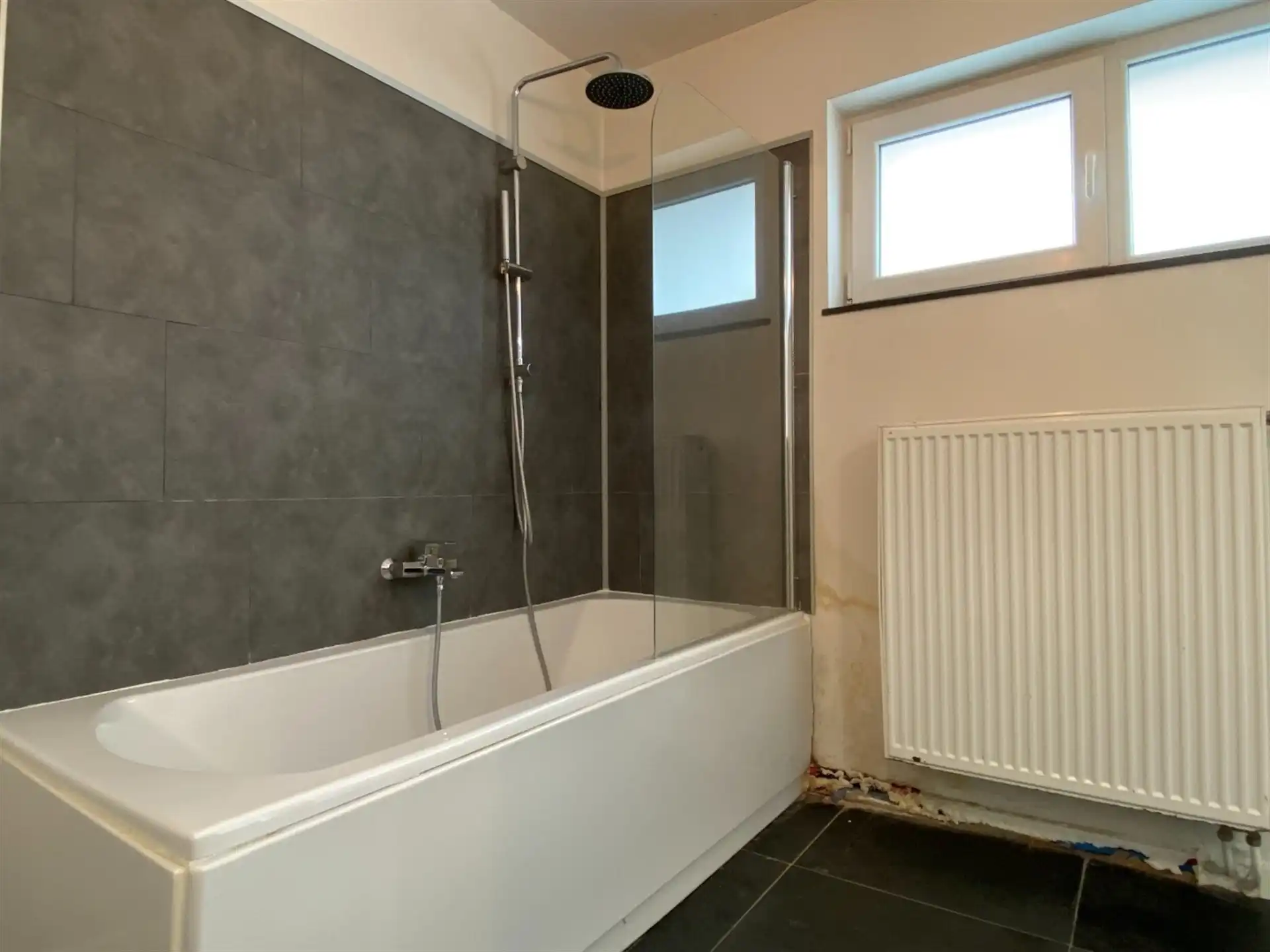 Gunstig gelegen halfopen bebouwing met grote tuin. foto 20