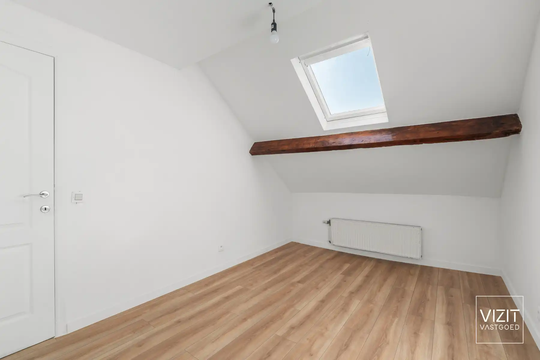 Volledig gerenoveerde woning met stadstuin foto 11
