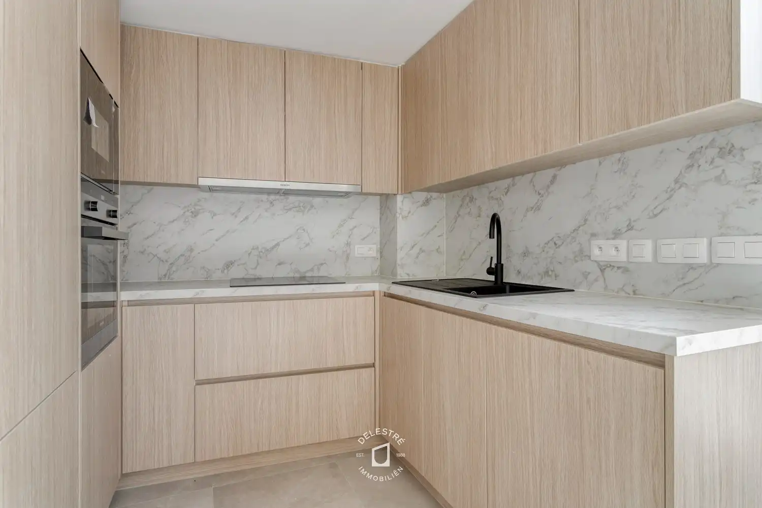 Exclusief VERNIEUWD en karaktervol luxe-appartement (132 m²) met ruim terras en lichtkoepel in het winkelhart van Aalst foto 8
