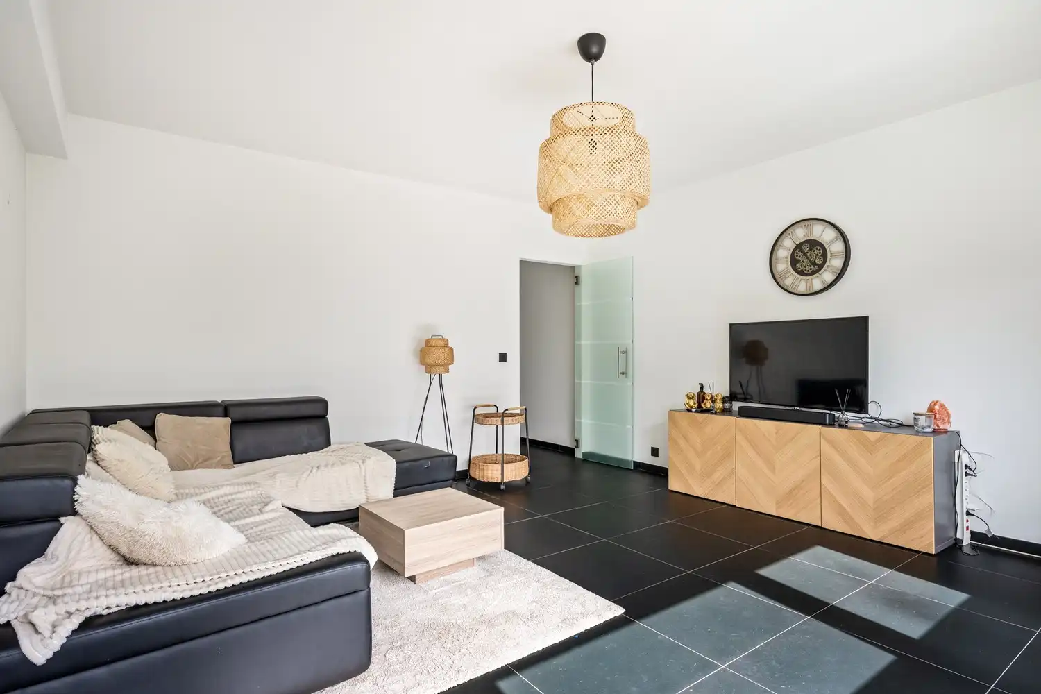 Instapklaar gelijkvloers appartement te Hoboken! foto 3