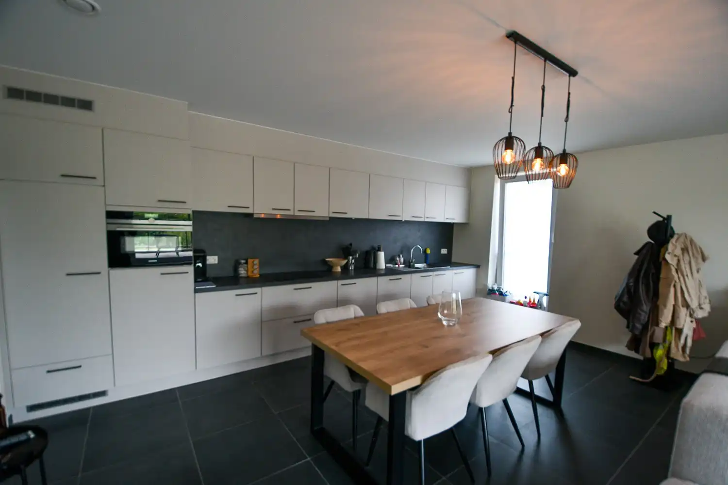 Prachtig hoekappartement met weids uitzicht en 2 ruime slaapkamers! foto 2